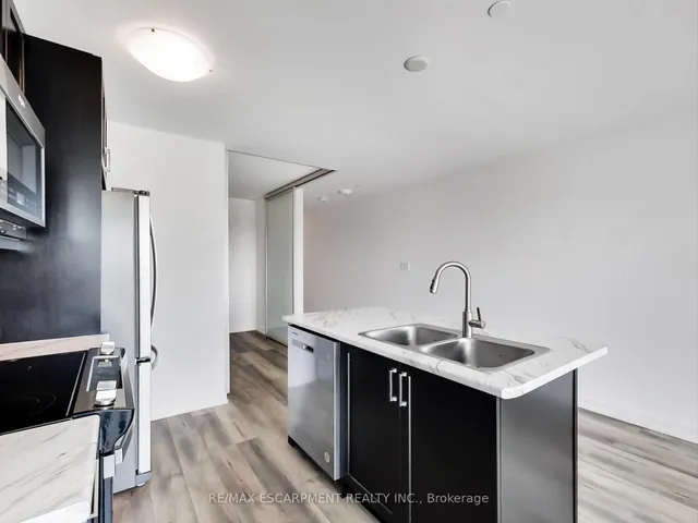Additional property image - 470 Dundas St Unit 811