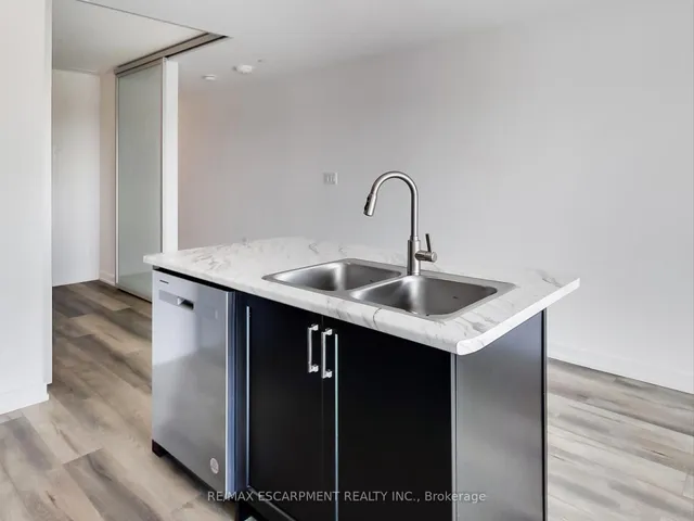 Additional property image - 470 Dundas St Unit 811