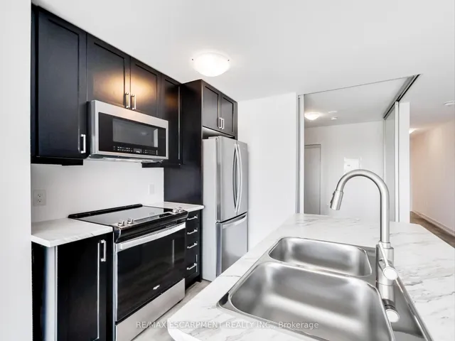 Additional property image - 470 Dundas St Unit 811