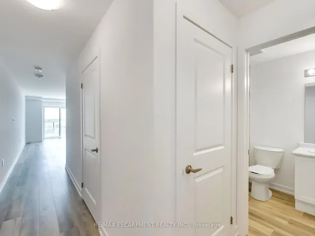 Additional property image - 470 Dundas St Unit 811