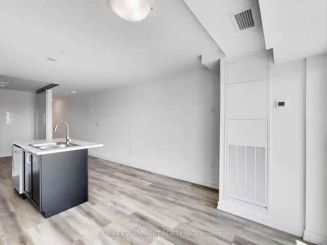 Additional property image - 470 Dundas St Unit 811