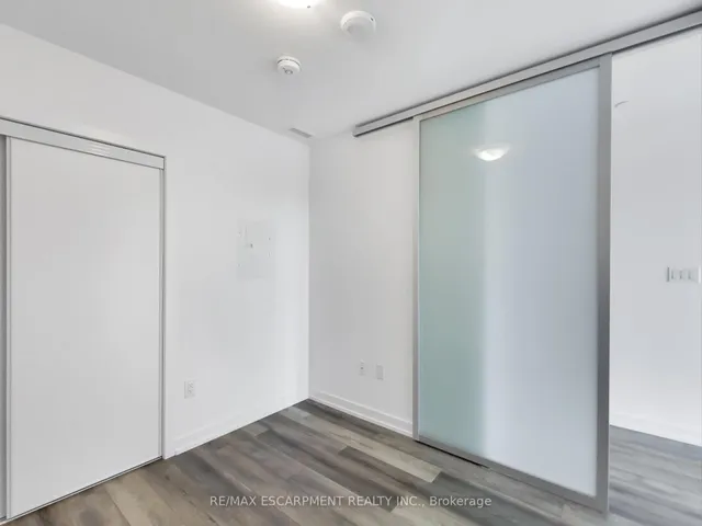 Additional property image - 470 Dundas St Unit 811