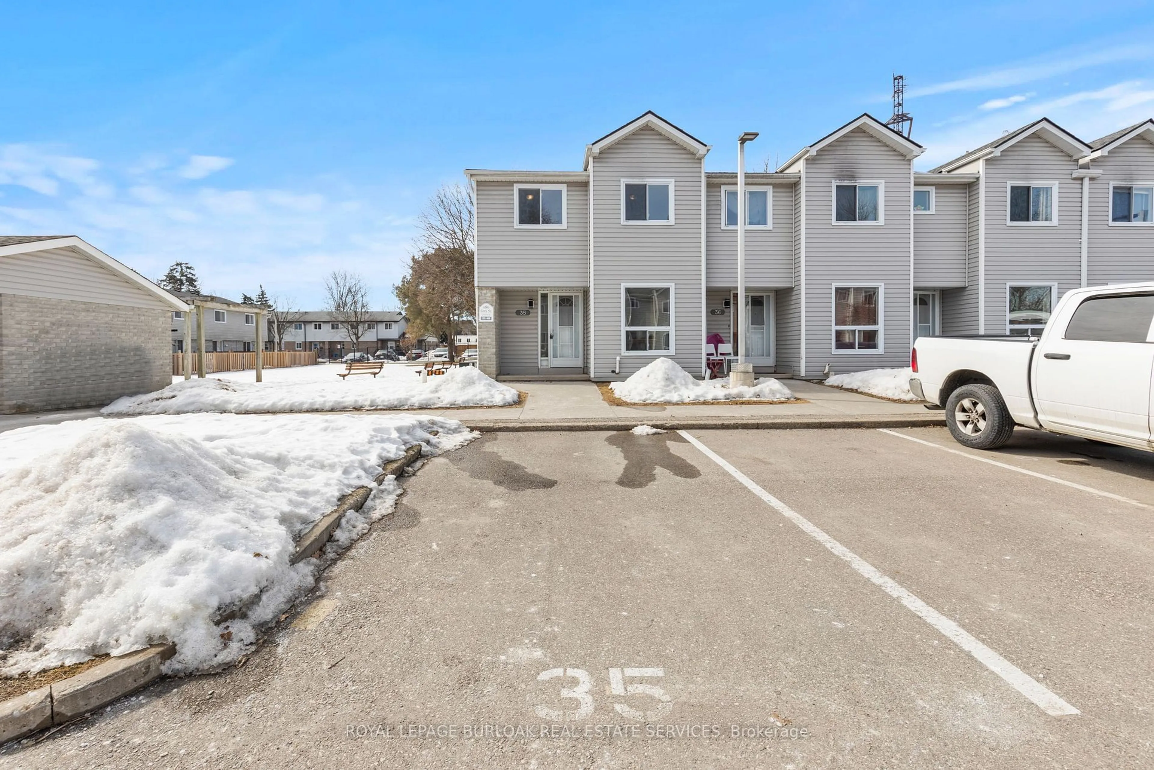 A pic from outside/outdoor area/front of a property/back of a property/a pic from drone, street for 486 Grey St #35, Brant Ontario N3S 7S6