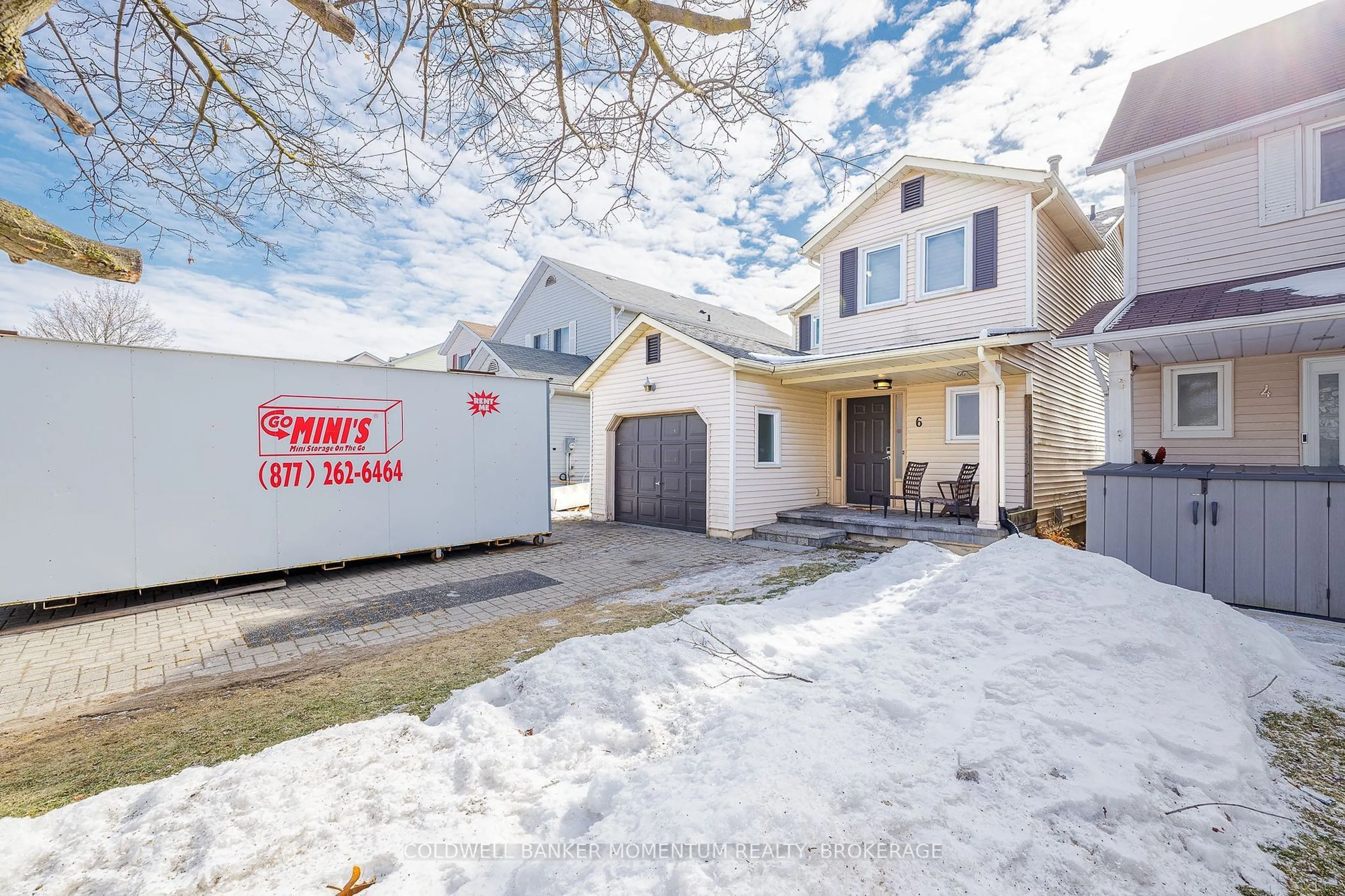 A pic from outside/outdoor area/front of a property/back of a property/a pic from drone, street for 6 RANNIE Crt, Thorold Ontario L2V 4X2