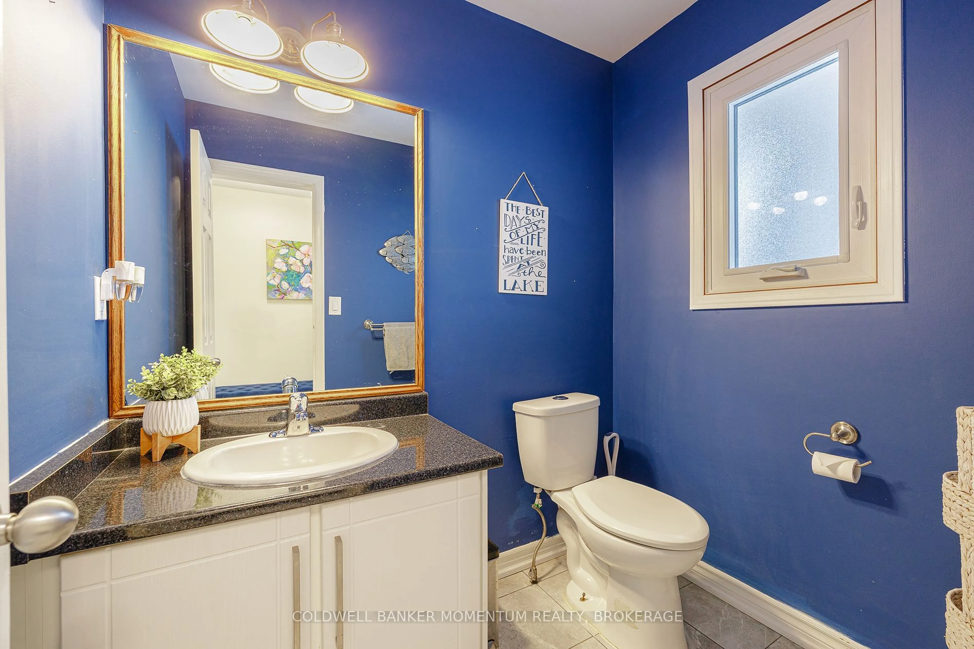 Standard bathroom, ceramic/tile floor for 6 RANNIE Crt, Thorold Ontario L2V 4X2