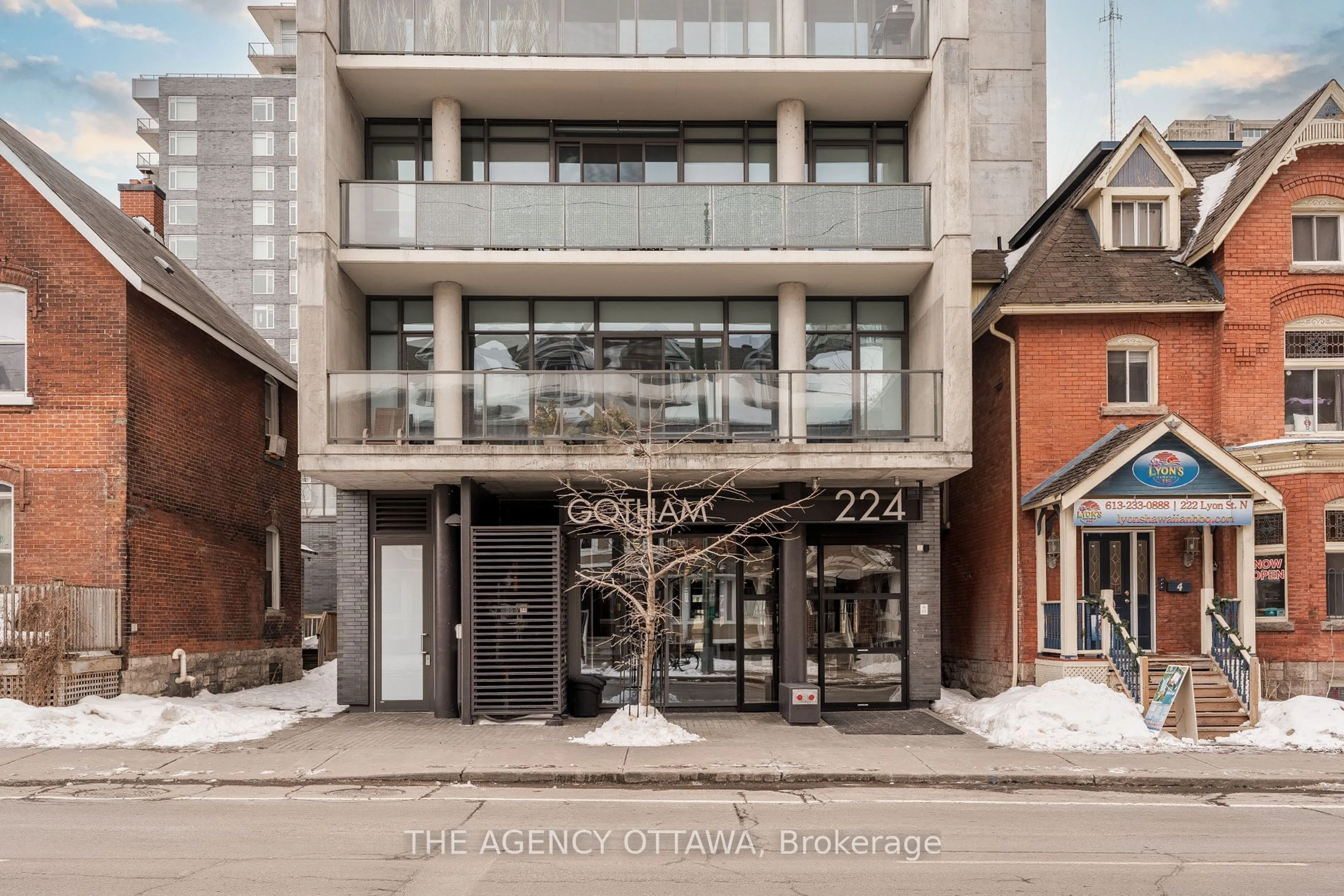 Indoor foyer for 224 Lyon St #907, Ottawa Centre Ontario K1R 0C1