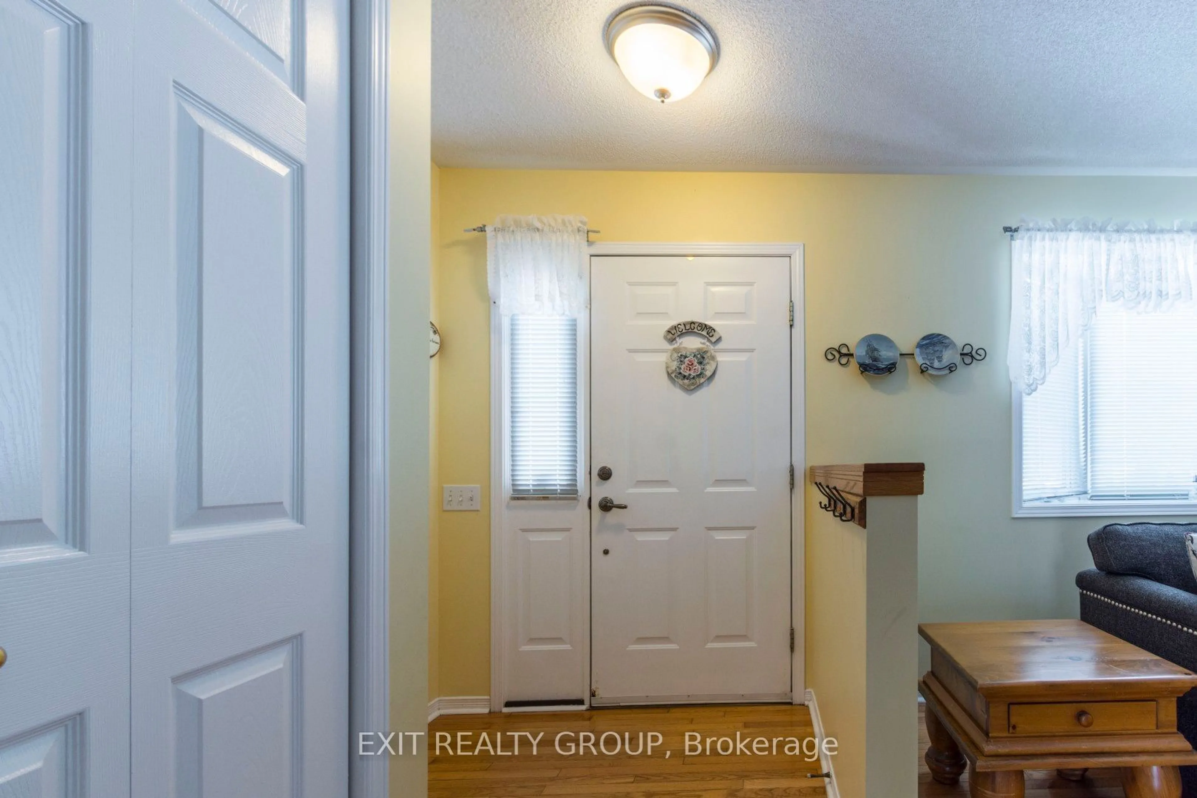 Indoor entryway for 67 Sandbanks Crt, Prince Edward County Ontario K0K 3L0