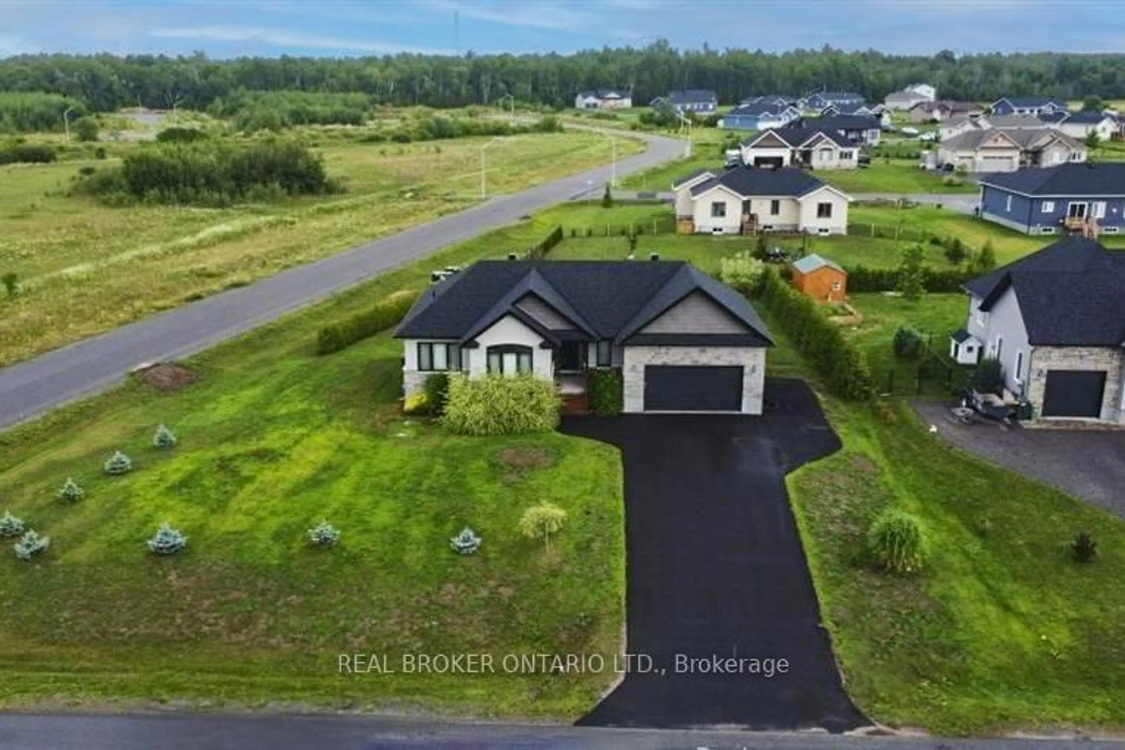 A pic from outside/outdoor area/front of a property/back of a property/a pic from drone, unknown for 3403 Summerbreeze Dr, Osgoode Ontario K0A 2W0