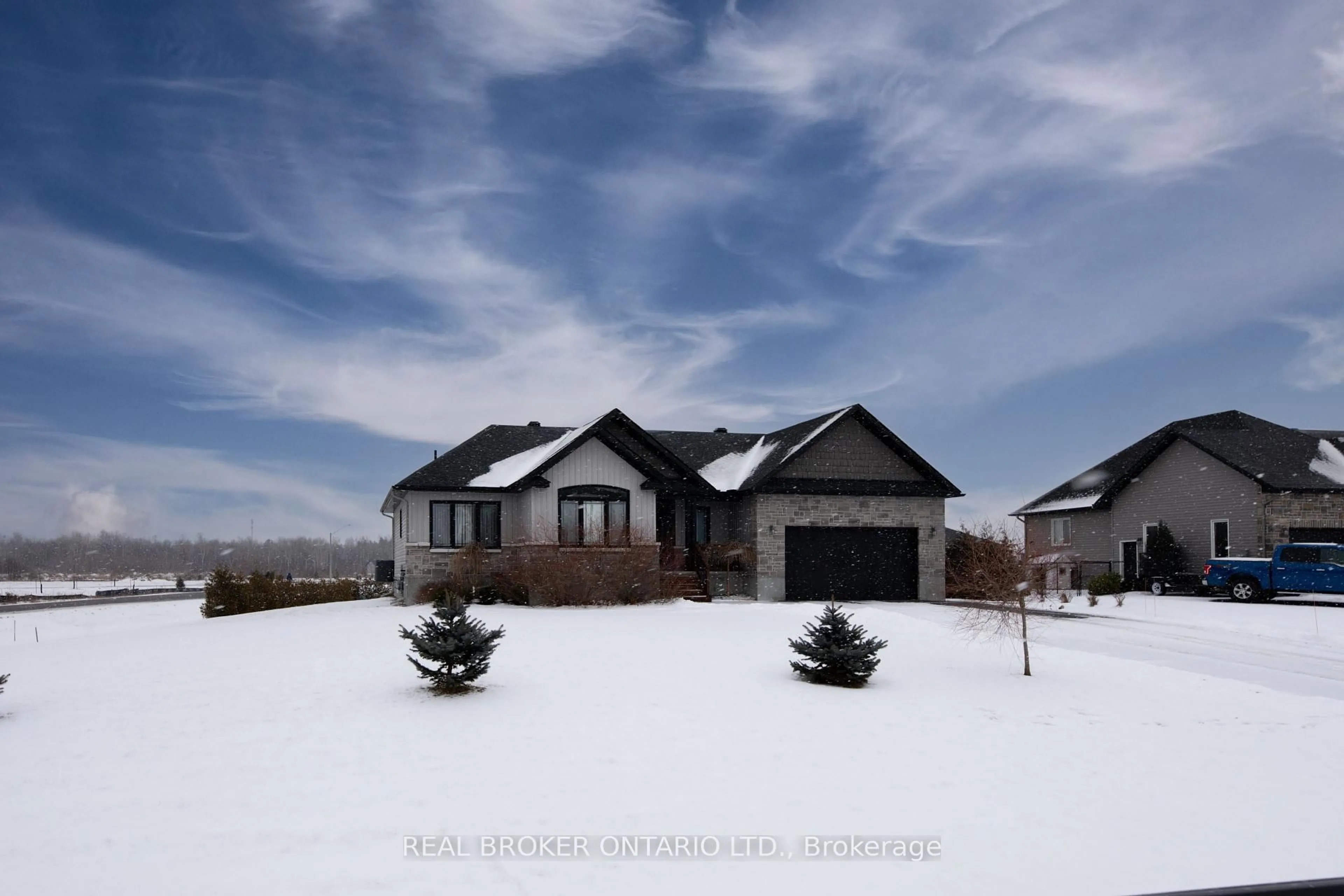 Home with vinyl exterior material, mountain view for 3403 Summerbreeze Dr, Osgoode Ontario K0A 2W0