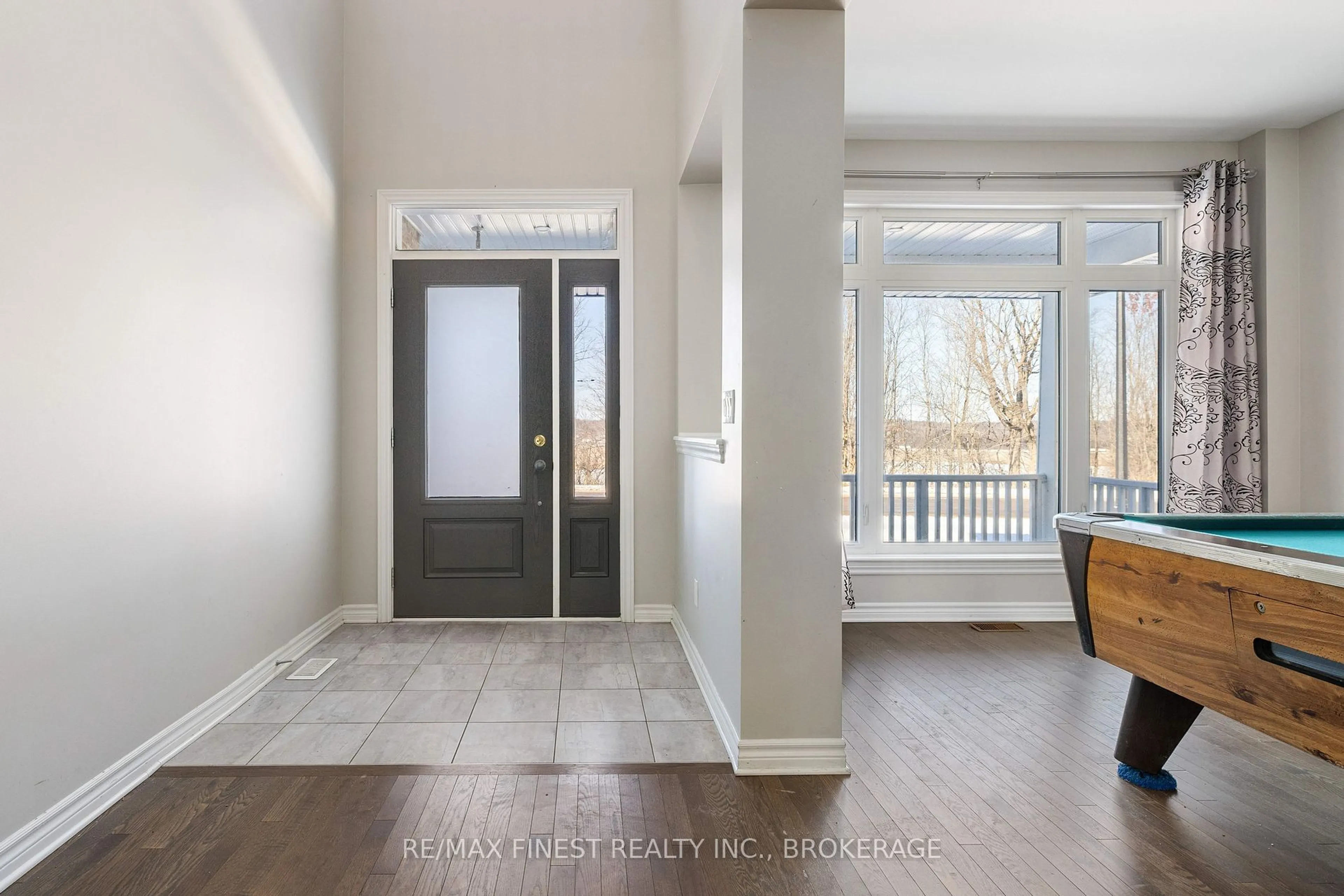 Indoor entryway for 1239 Waterside Way, Kingston Ontario K7K 0J1