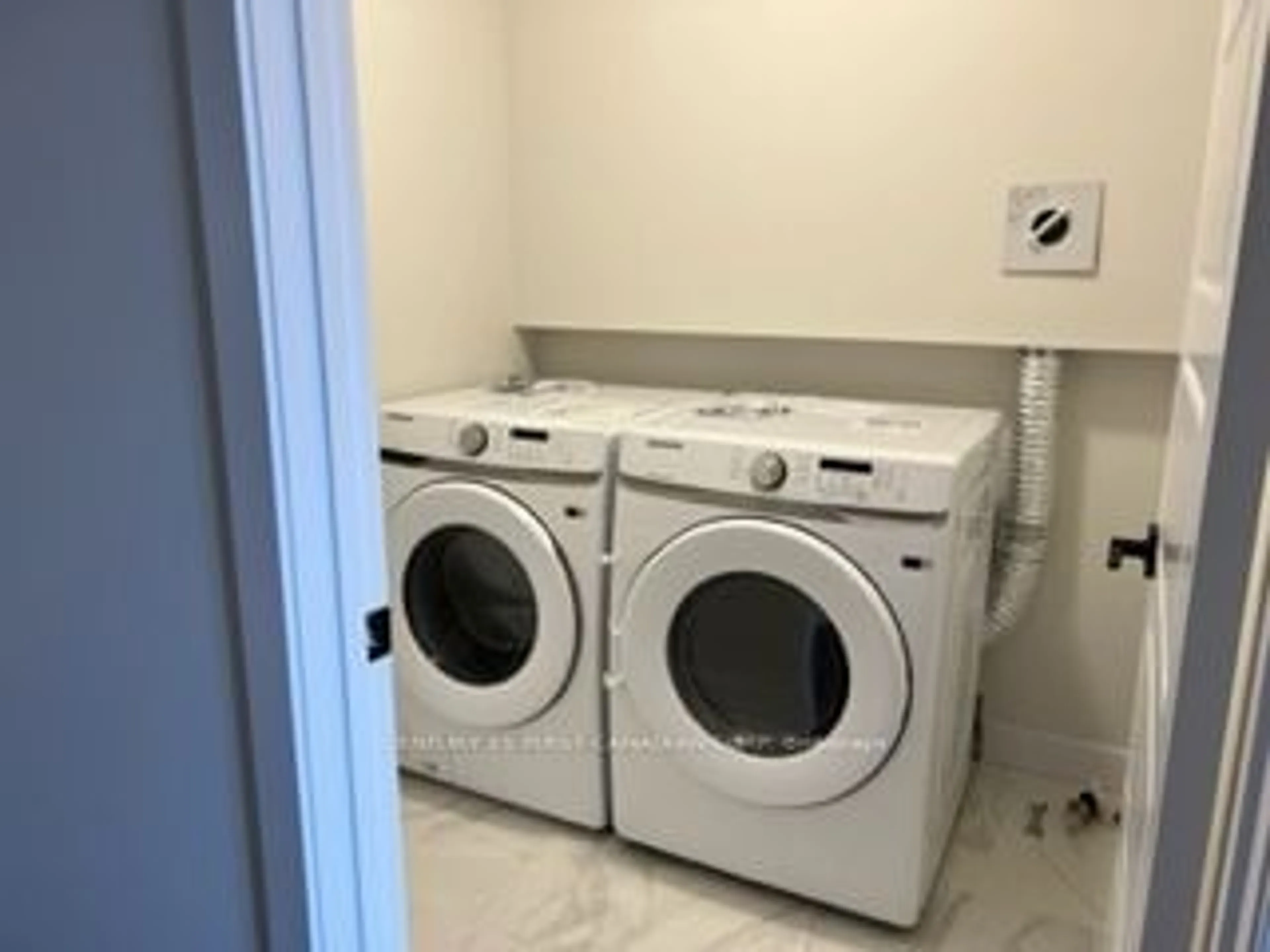 Laundry room for 140 Doan Dr, Middlesex Centre Ontario N0L 1R0