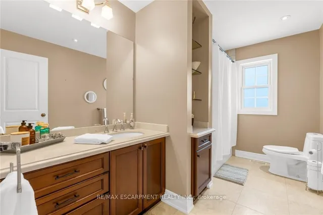 Additional property image - 1705 Upper Wellington St