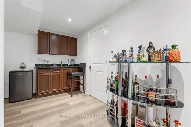 Additional property image - 1705 Upper Wellington St