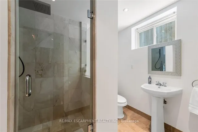 Additional property image - 1705 Upper Wellington St