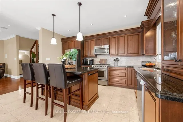 Additional property image - 1705 Upper Wellington St