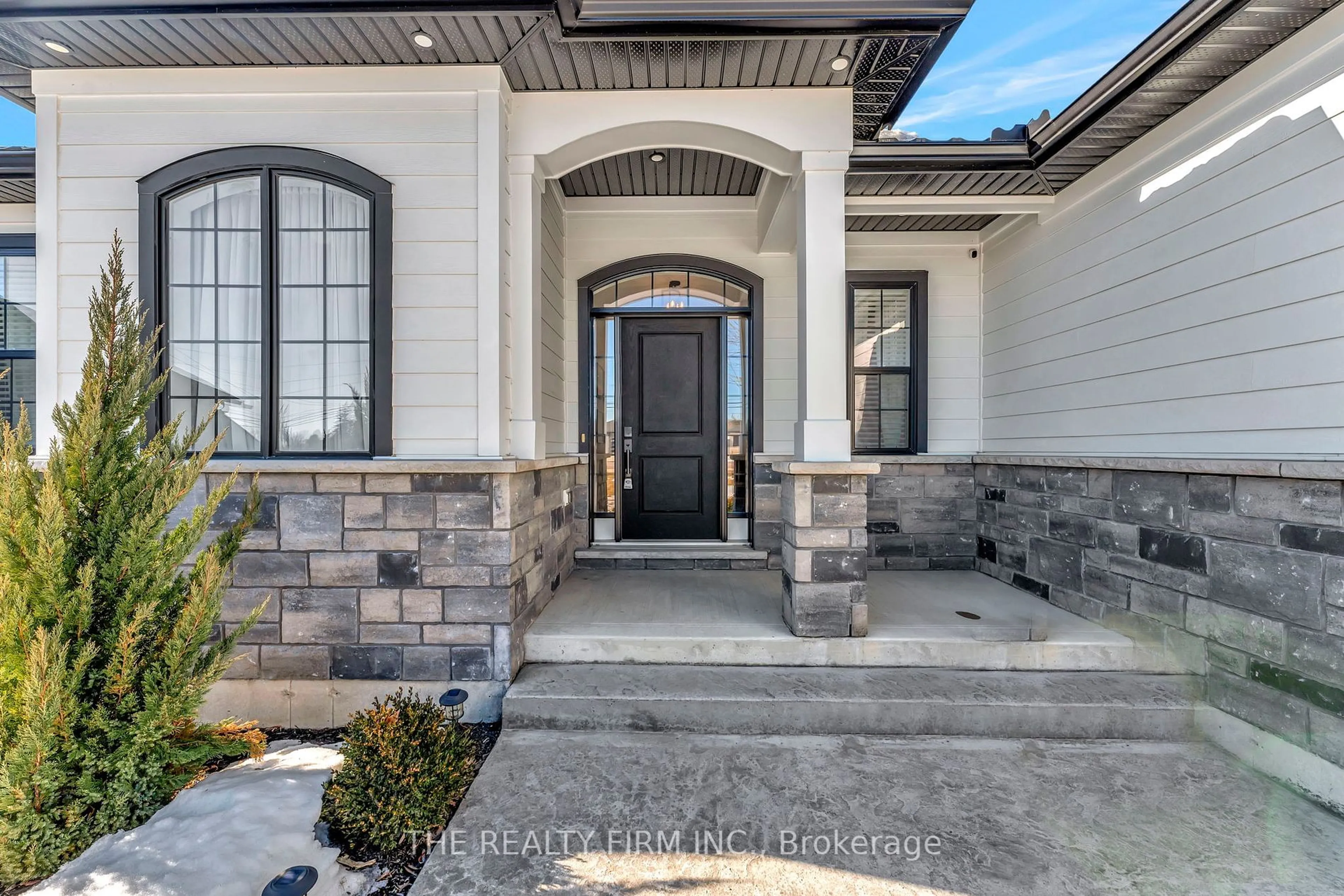 Indoor entryway for 11715 Plank Rd, Bayham Ontario N0J 1H0