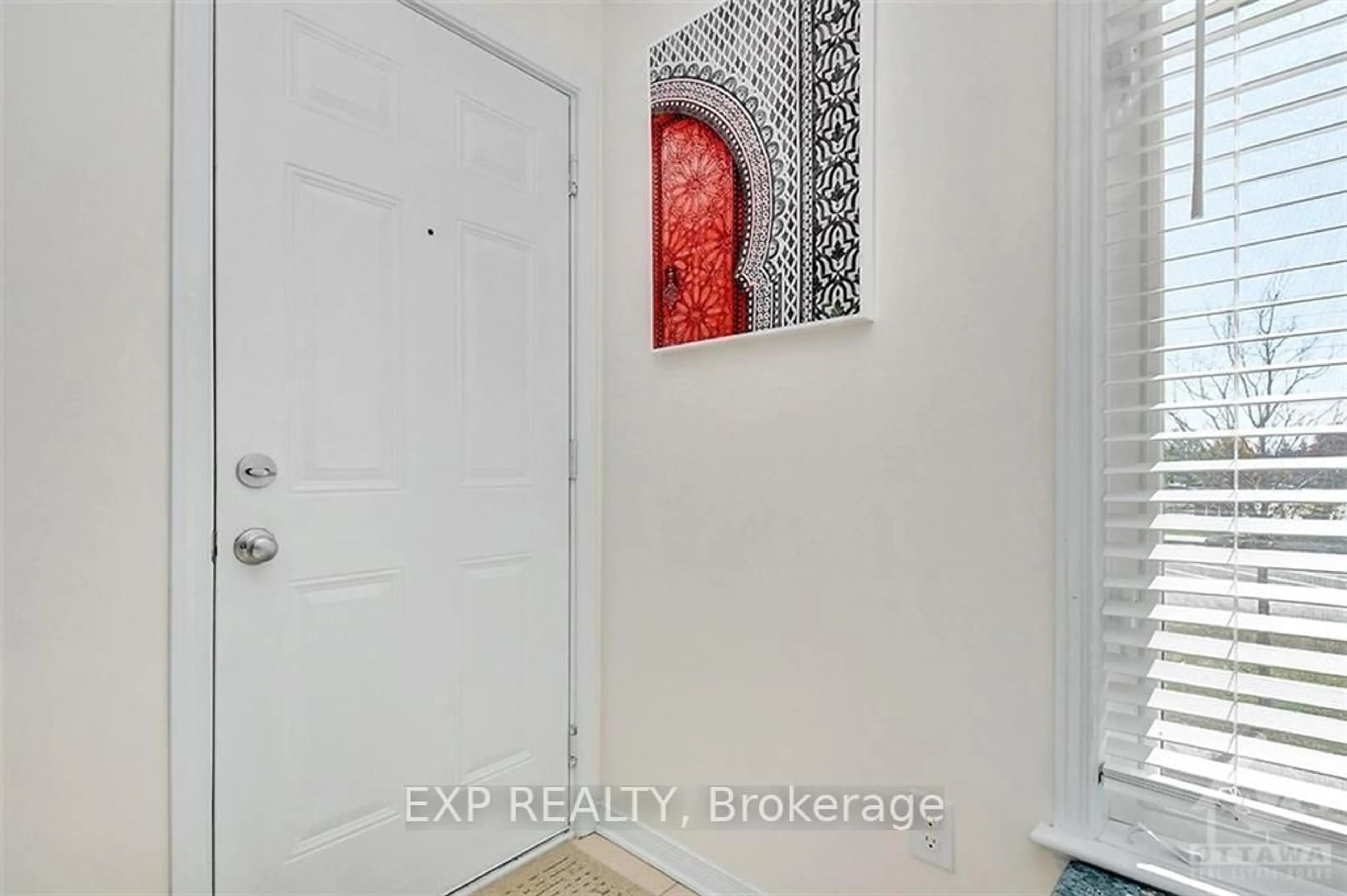 Indoor entryway for 3395 Cambrian Rd, Barrhaven Ontario K2J 1S3