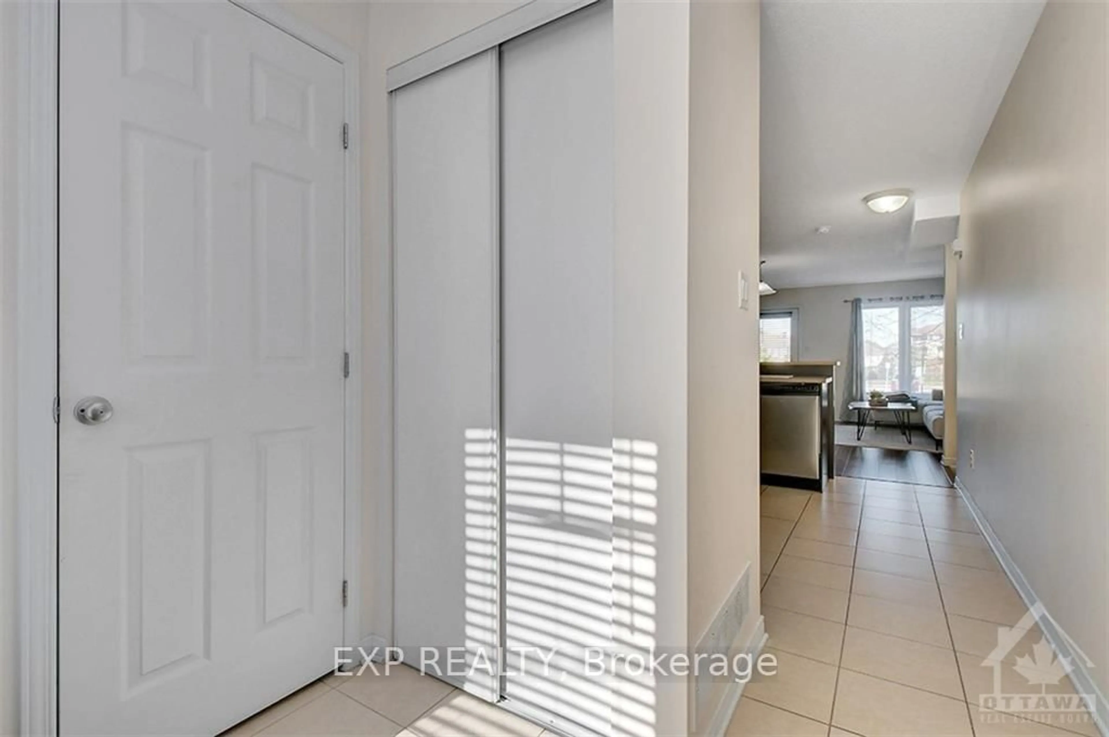 Indoor entryway for 3395 Cambrian Rd, Barrhaven Ontario K2J 1S3