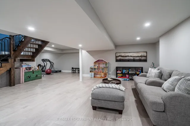 Additional property image - 81 Flanders Dr