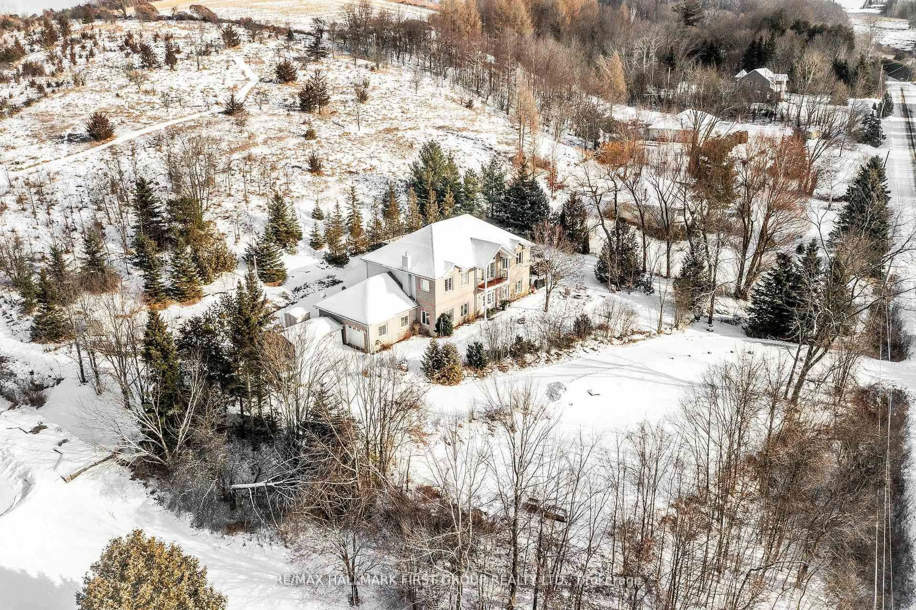 A pic from outside/outdoor area/front of a property/back of a property/a pic from drone, mountain view for 9488 Hutsell Rd, Hamilton Township Ontario K0K 1C0