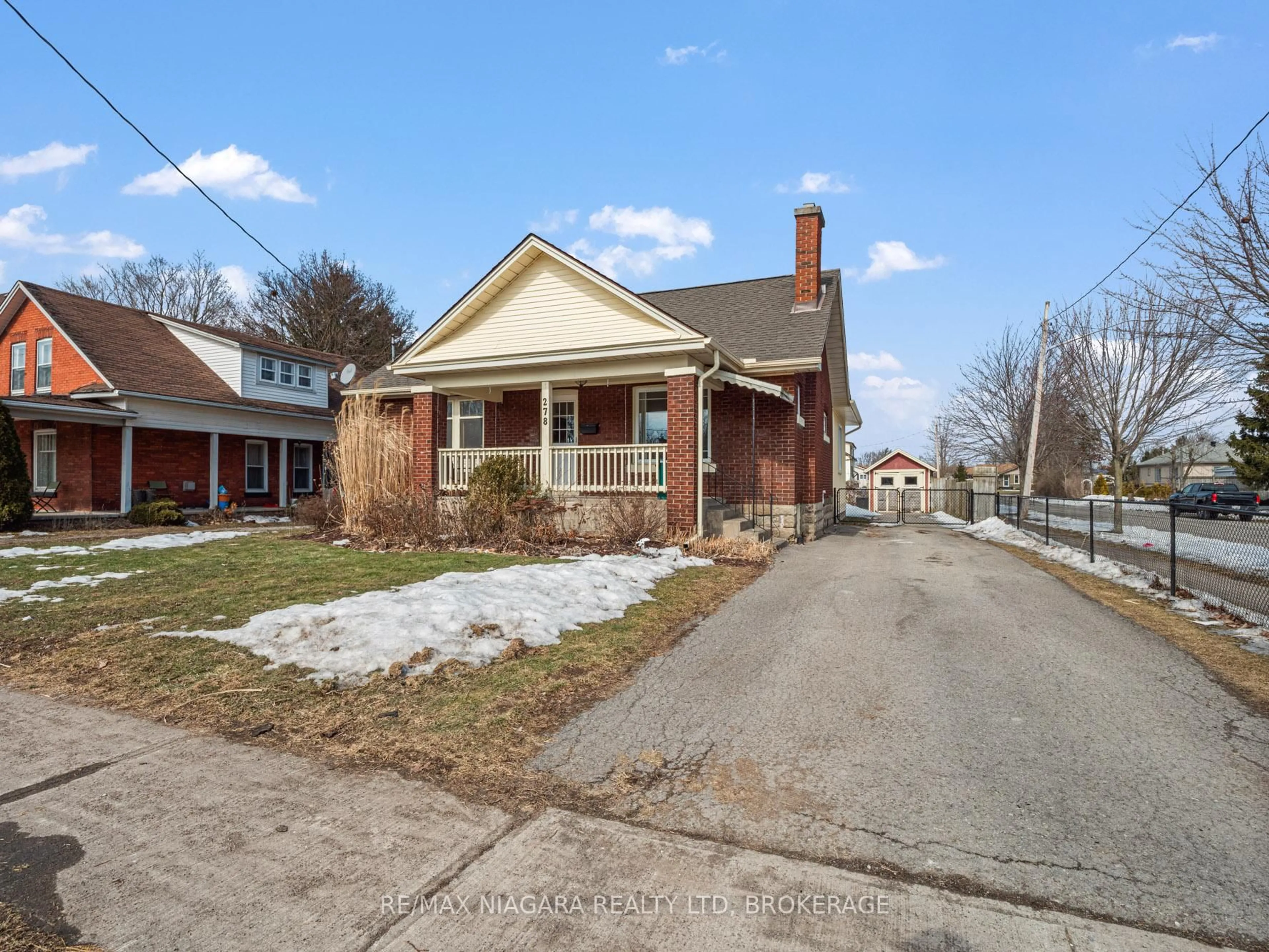 Home with brick exterior material, street for 278 Highland Ave, Fort Erie Ontario L2A 2X9