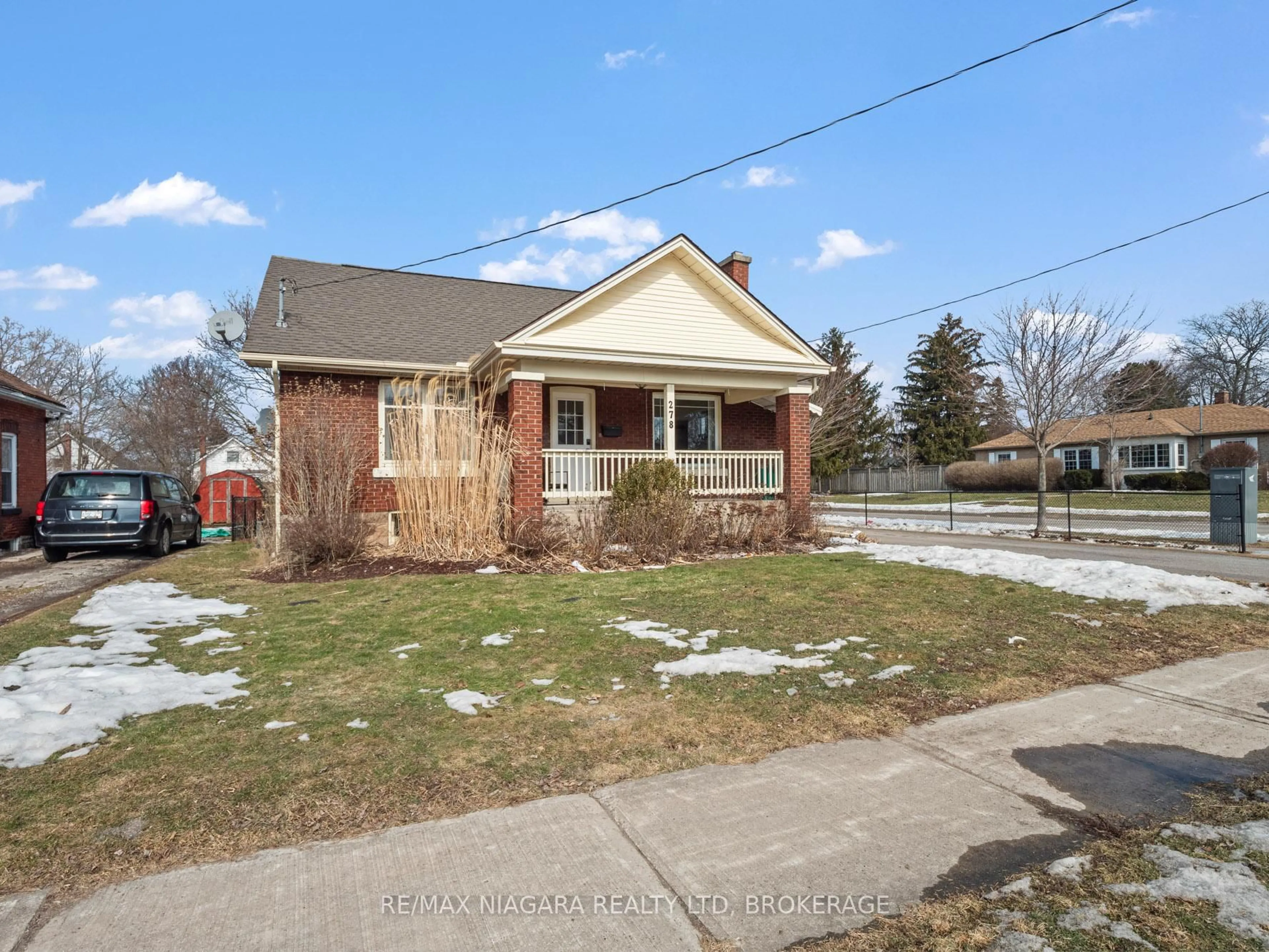 Home with brick exterior material, street for 278 Highland Ave, Fort Erie Ontario L2A 2X9