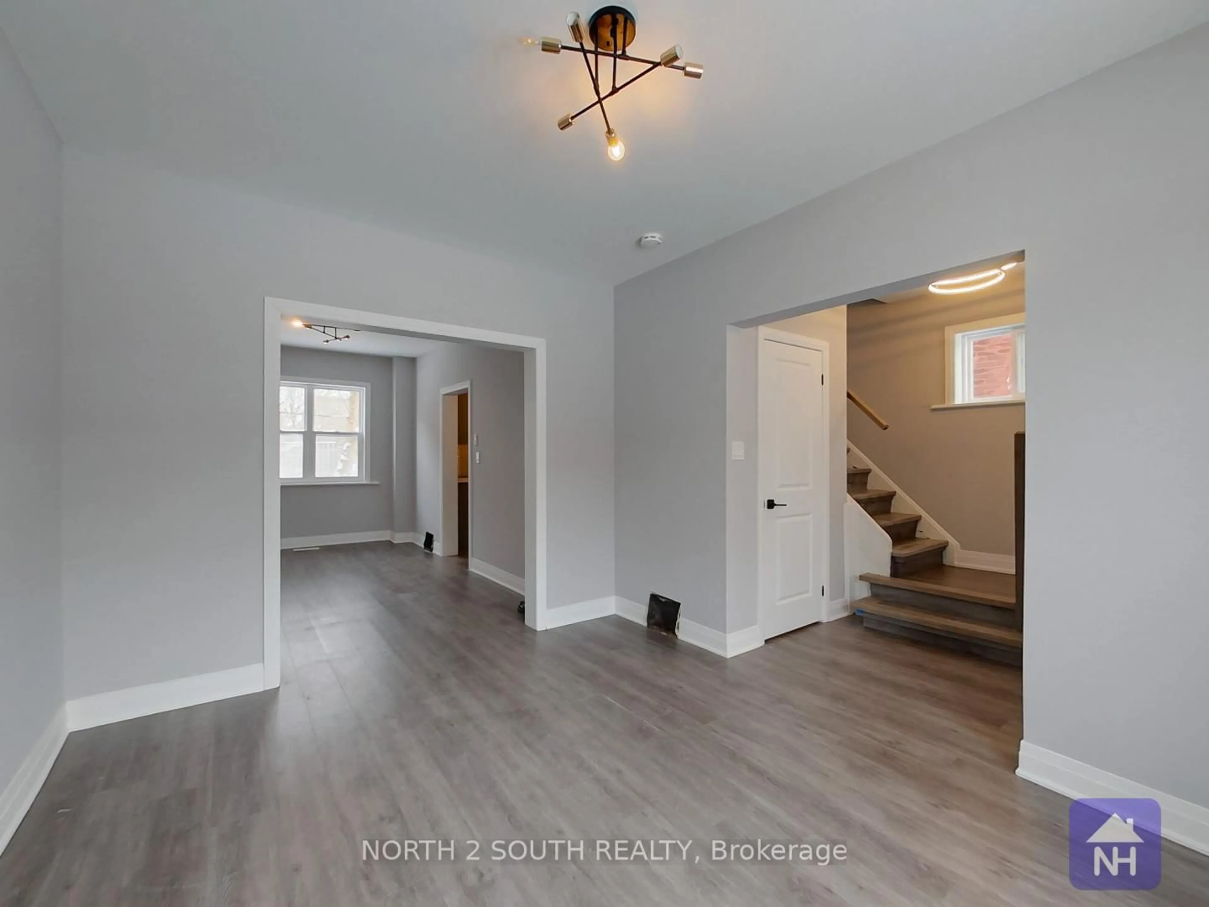 Indoor entryway for 190 Stewart St, Peterborough Central Ontario K9J 3M5