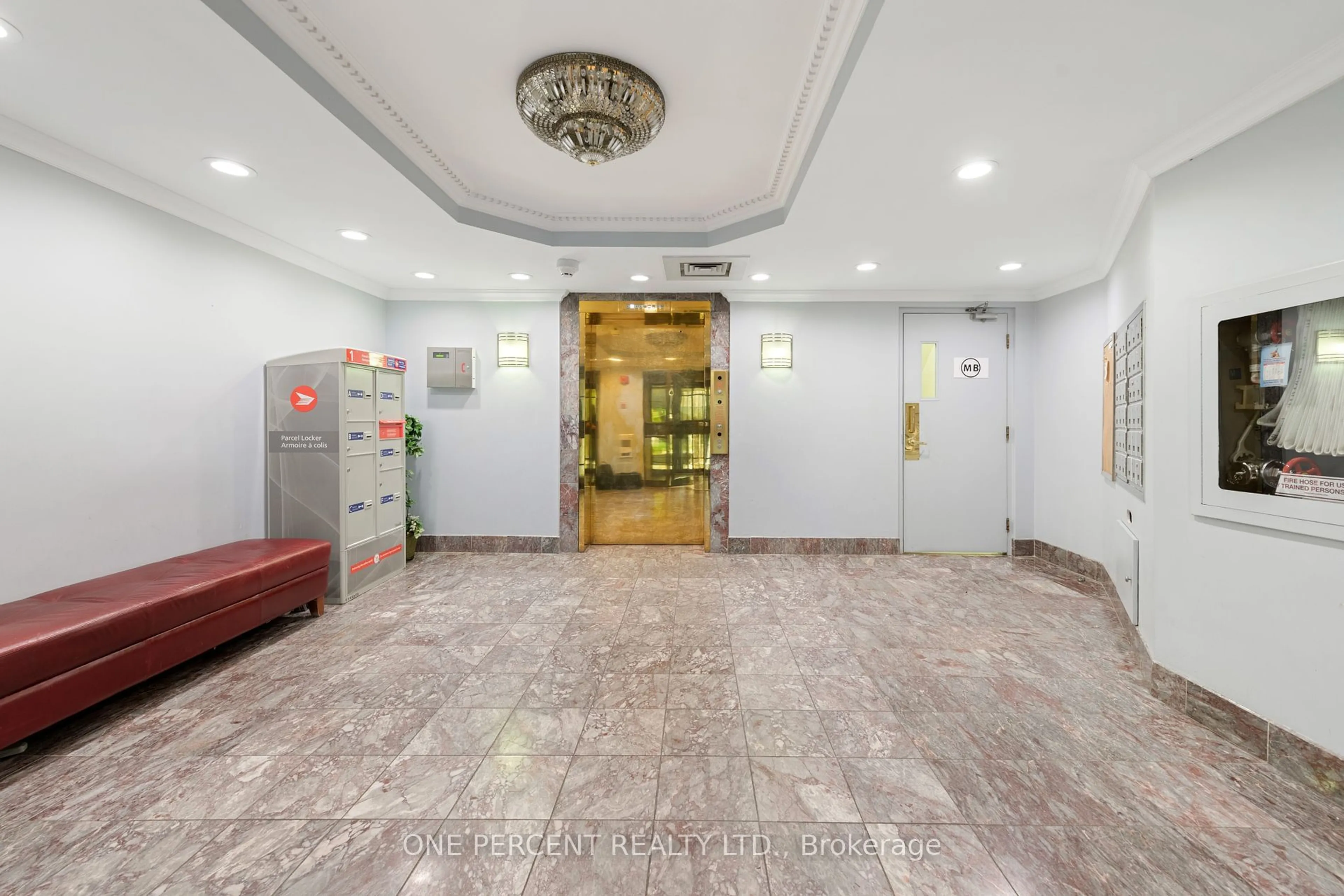 Lobby for 309 CUMBERLAND St #502, Lower Town - Sandy Hill Ontario K1N 7J1