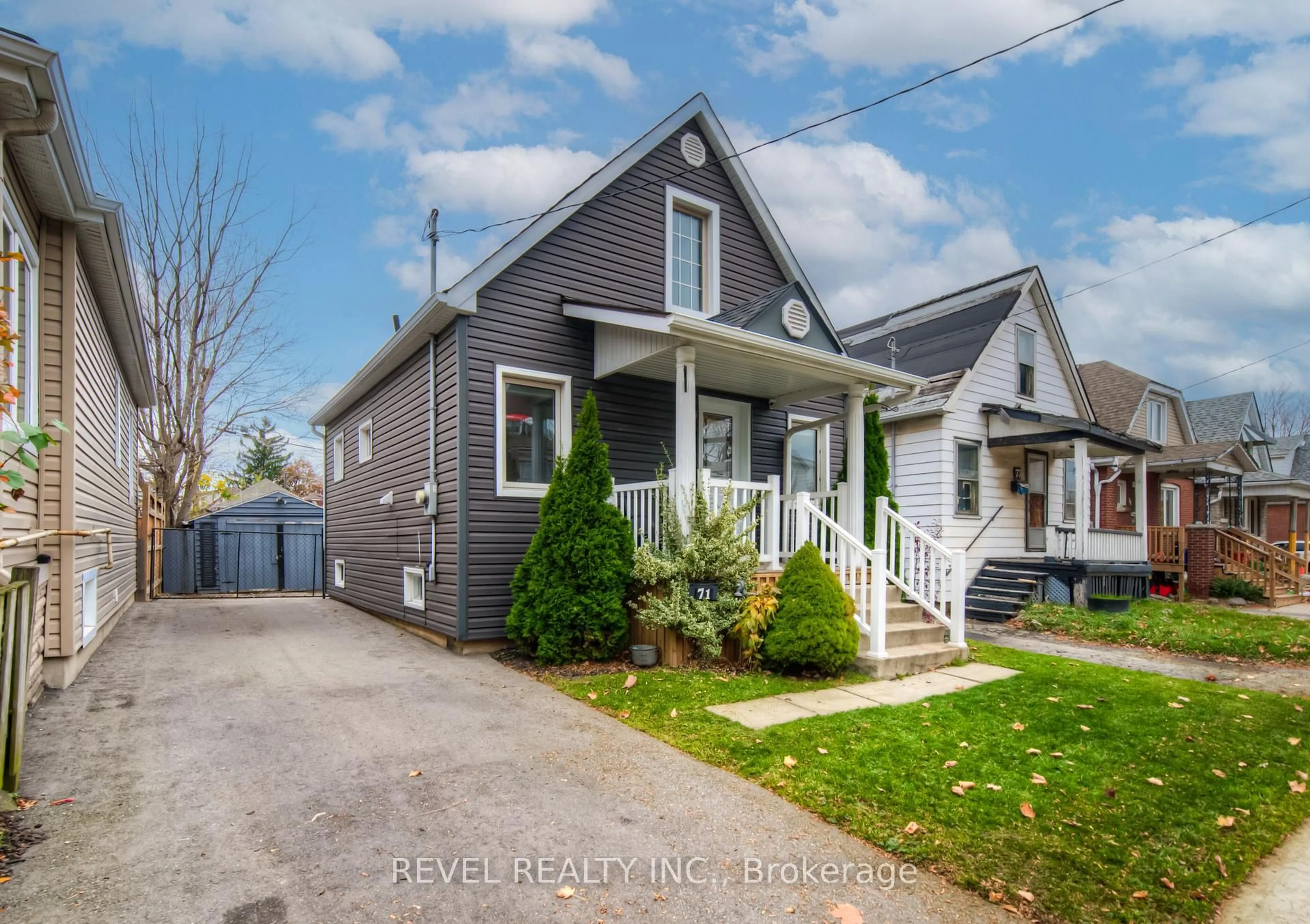 Home with vinyl exterior material, street for 71 Garside Ave, Hamilton Ontario L8H 4W4