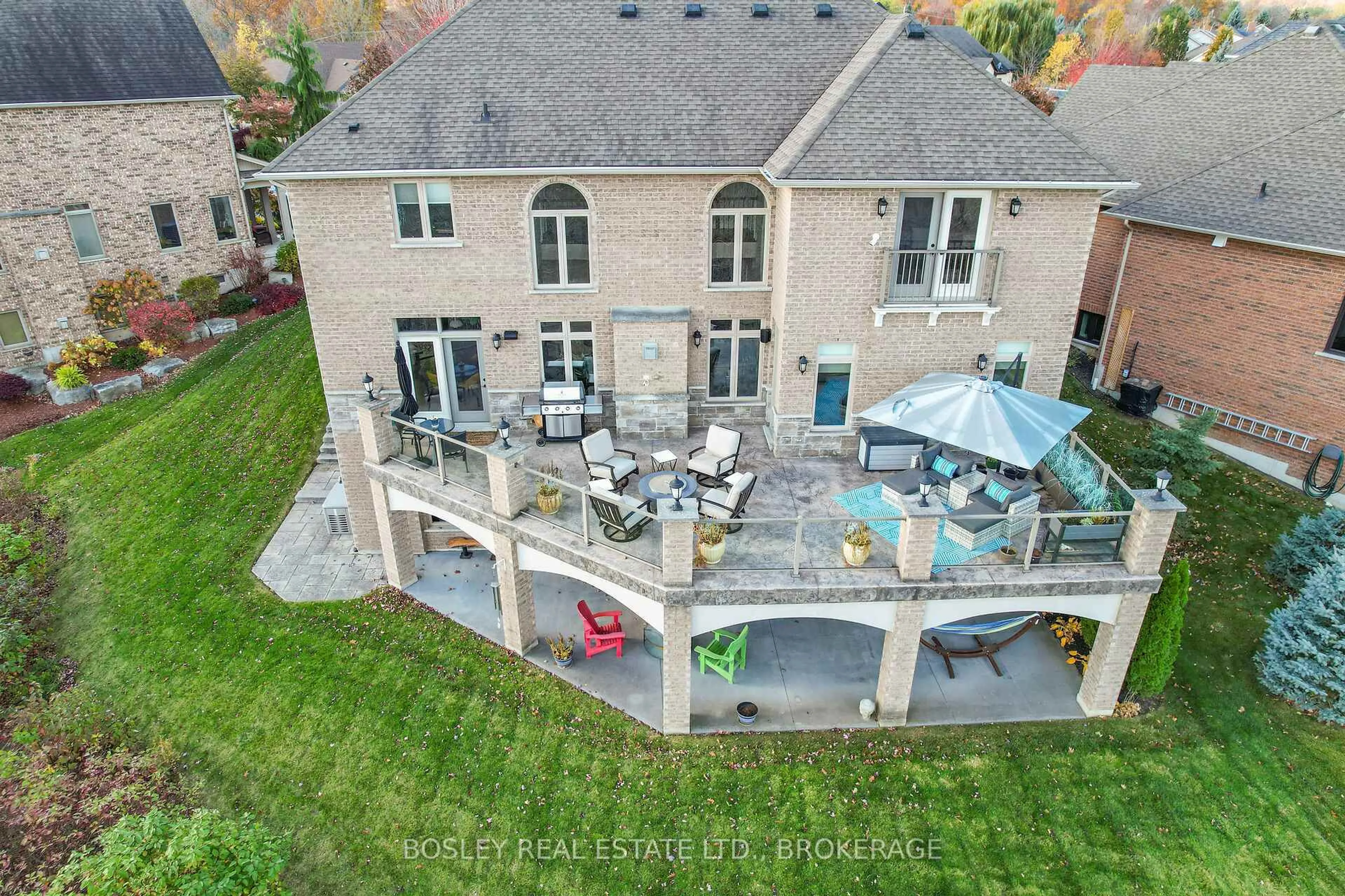 A pic from outside/outdoor area/front of a property/back of a property/a pic from drone, unknown for 3091 Jason's Pt, Lincoln Ontario L0R 2C0