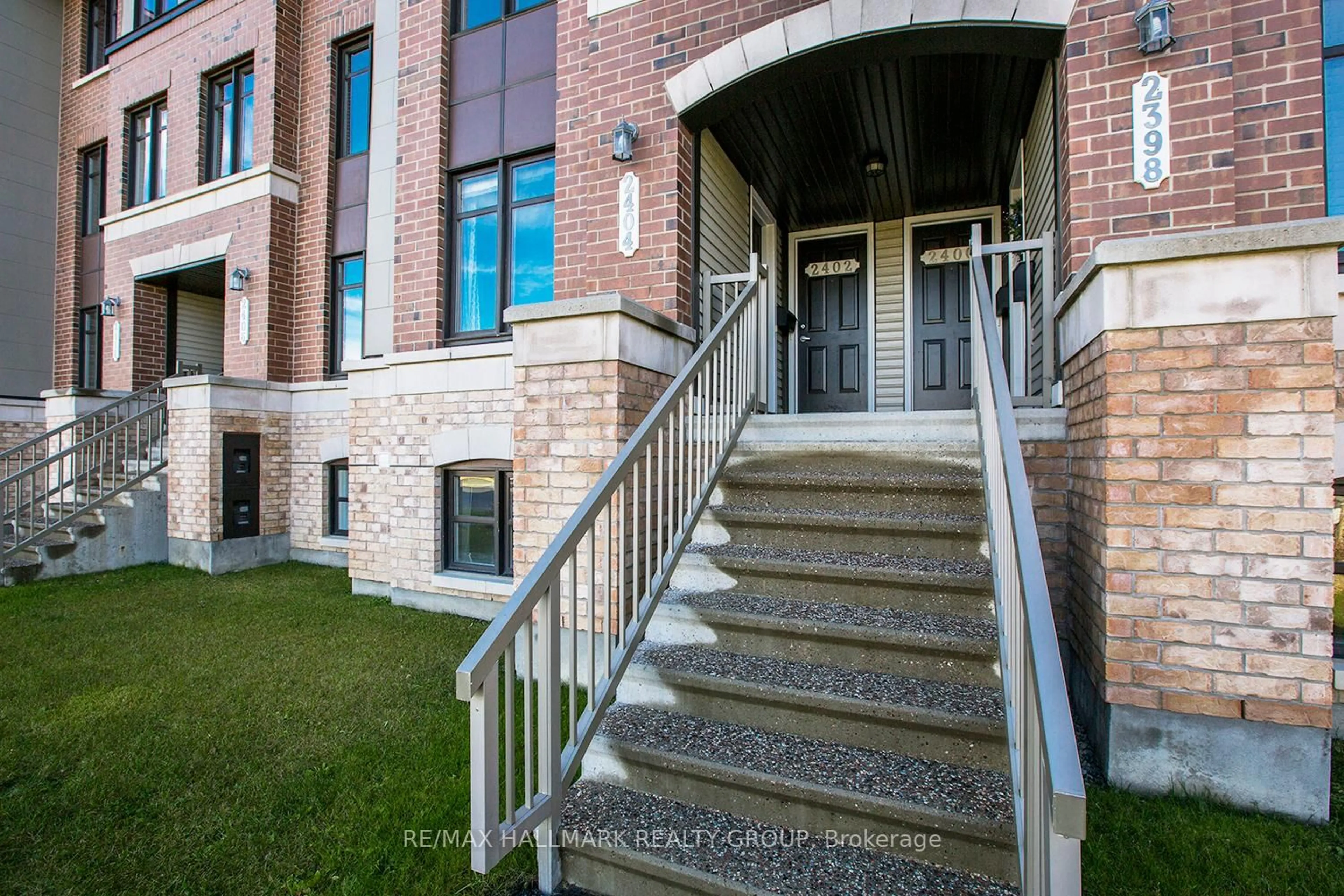 Home with brick exterior material, building for 2404 ESPRIT Dr, Ottawa Ontario K4A 0T4