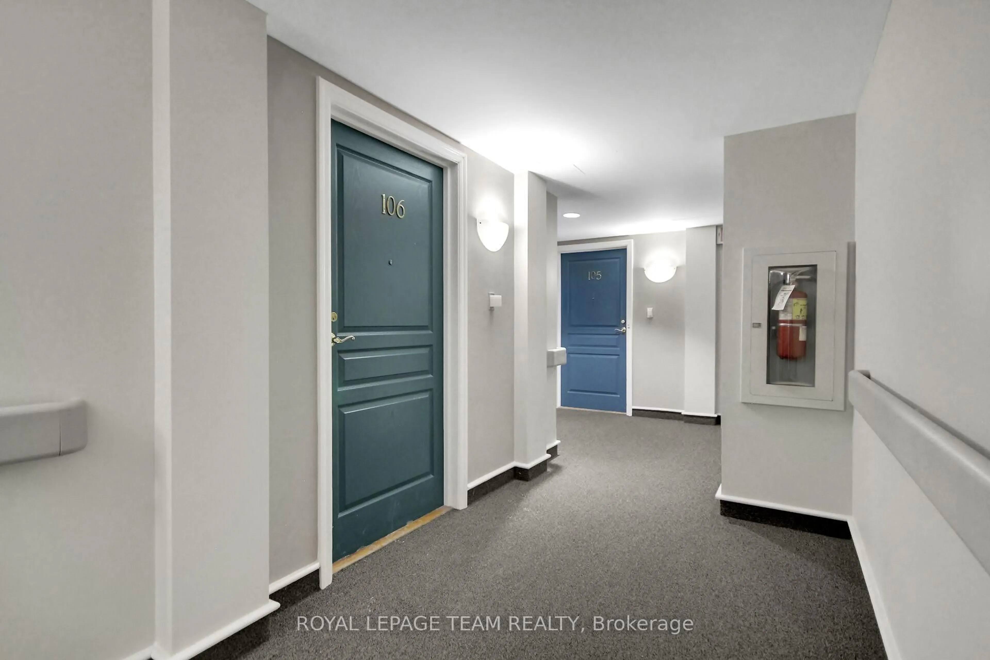 Indoor entryway for 1 Meridian Pl #106, South of Baseline to Knoxdale Ontario K2G 6N1