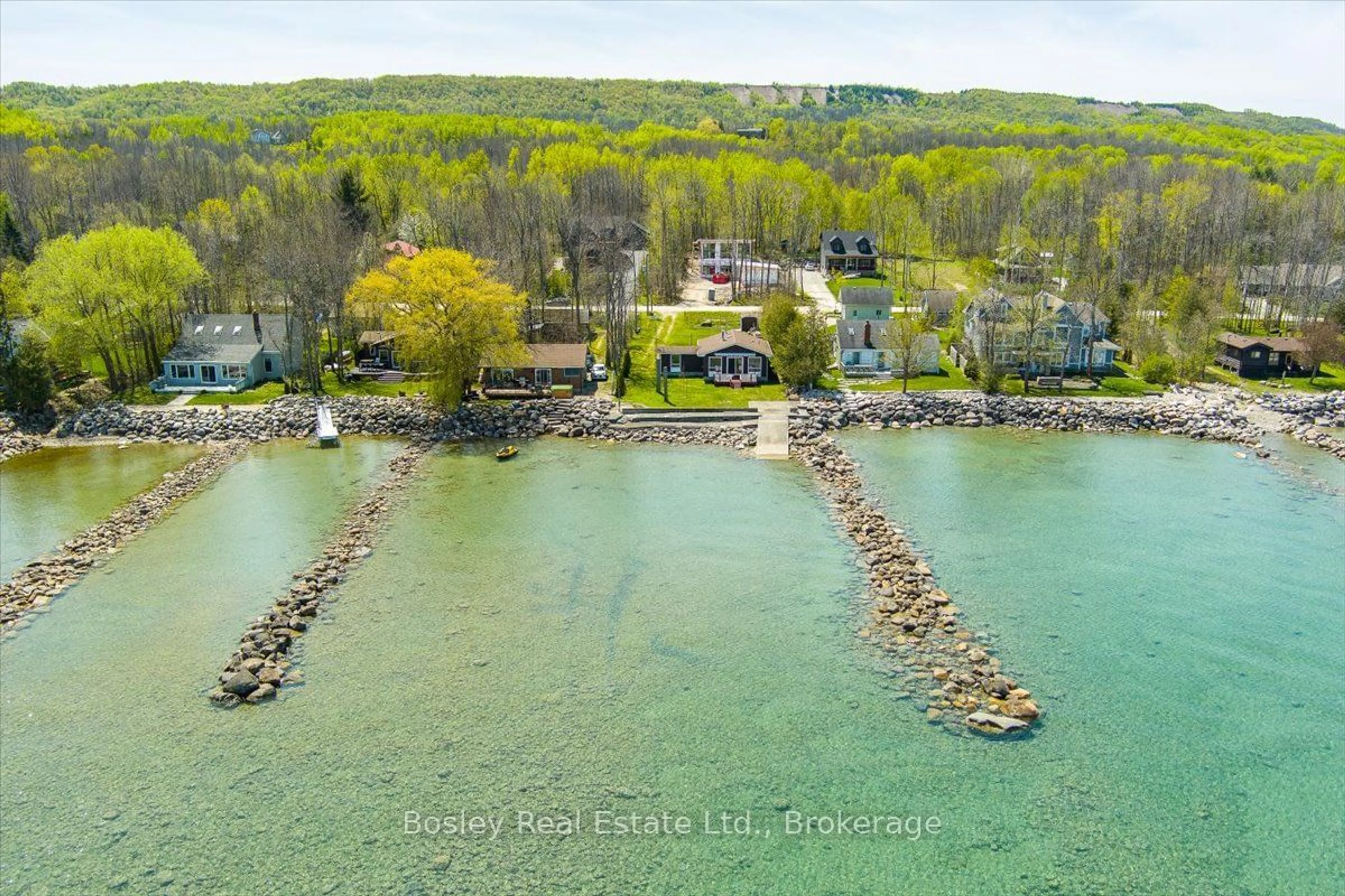 A pic from outside/outdoor area/front of a property/back of a property/a pic from drone, water/lake/river/ocean view for 153 Sunset Blvd, Blue Mountains Ontario N0H 2P0