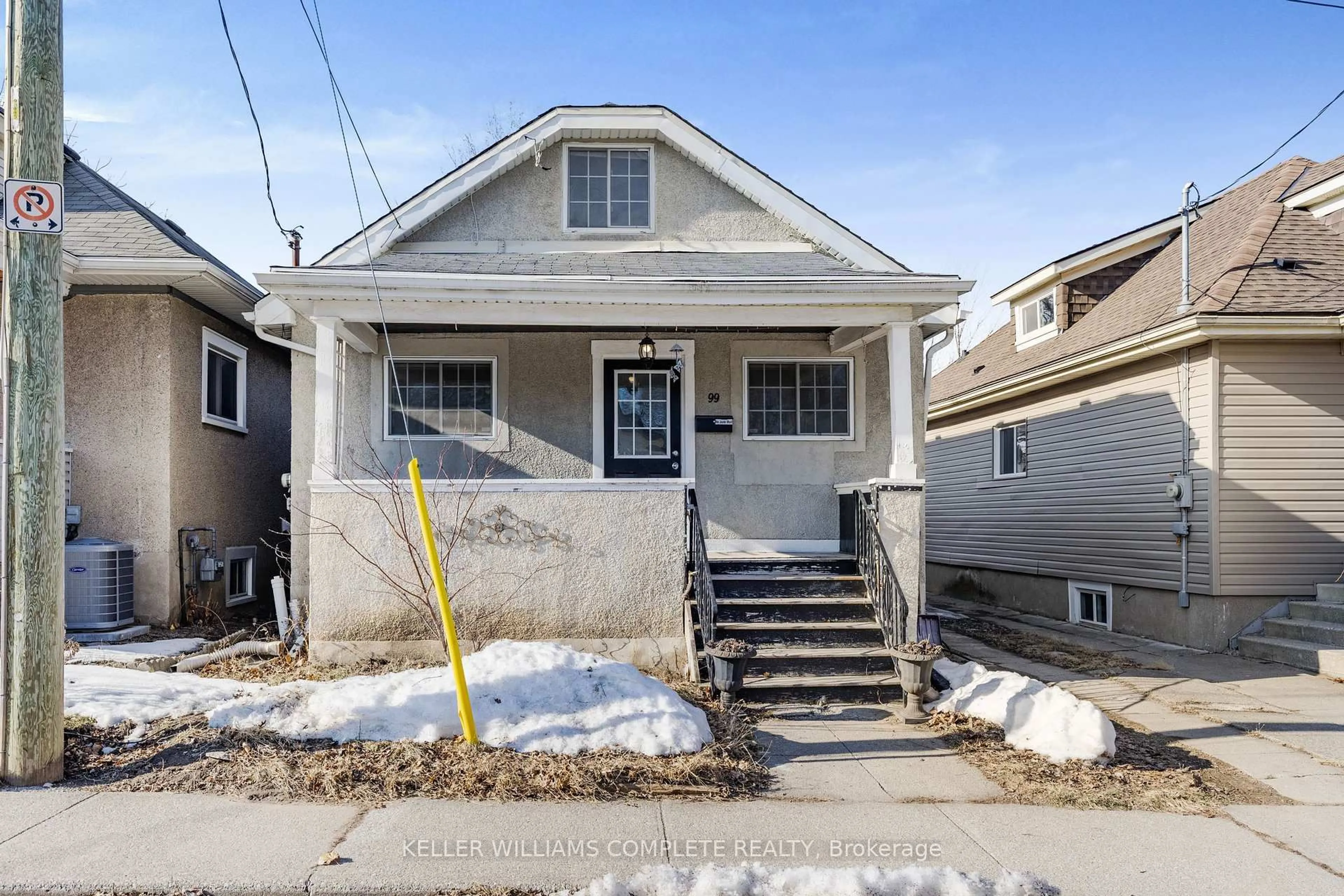 Home with vinyl exterior material, street for 99 Vale Ave, St. Catharines Ontario L2R 1T5