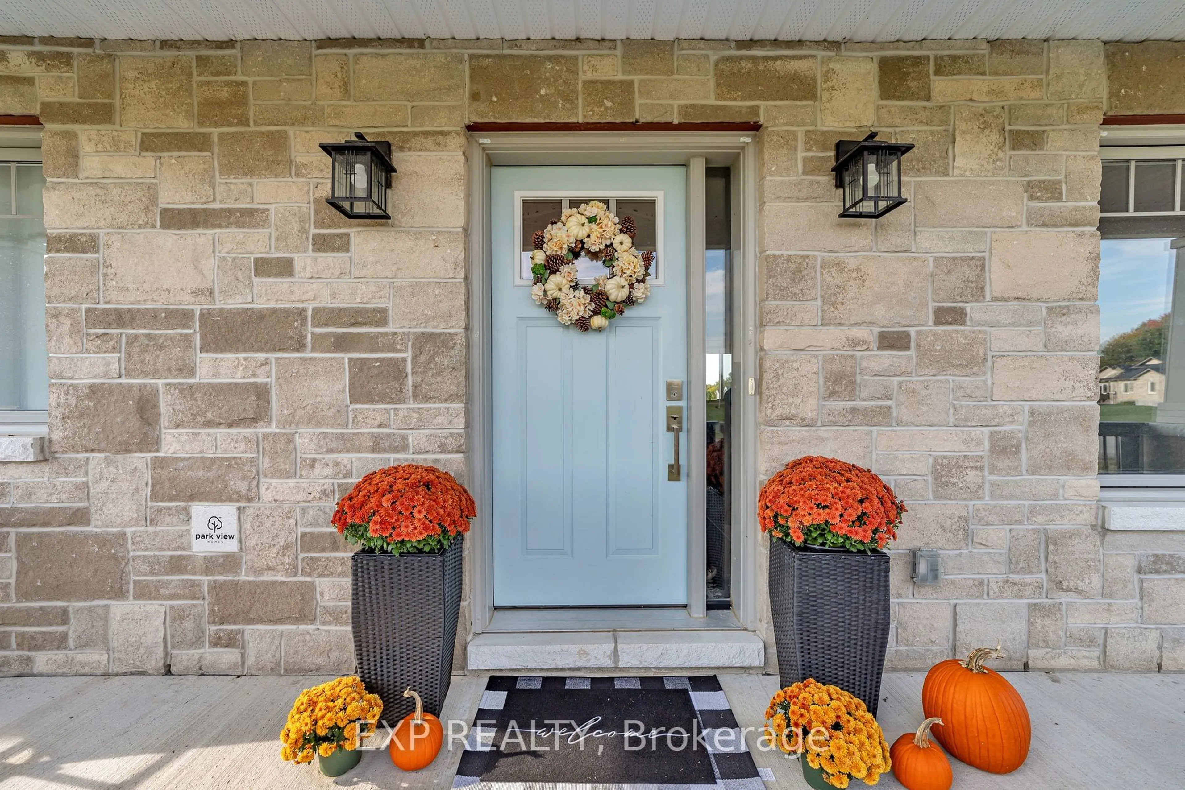 Indoor entryway for 2884 South Nation Way, North Dundas Ontario K0E 1W0