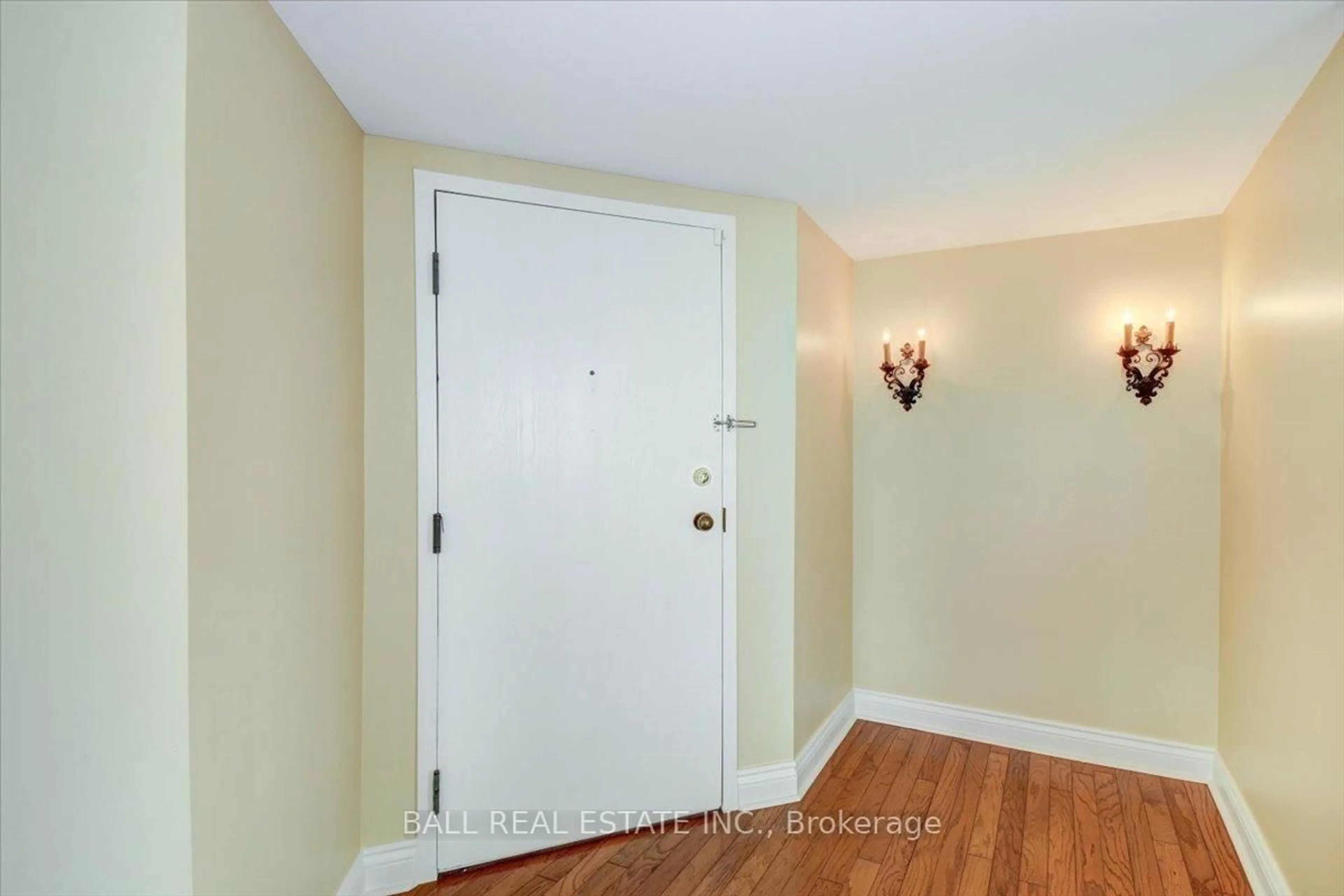 Indoor entryway for 885 Clonsilla Ave #PH1, Peterborough Ontario K9J 5Y2