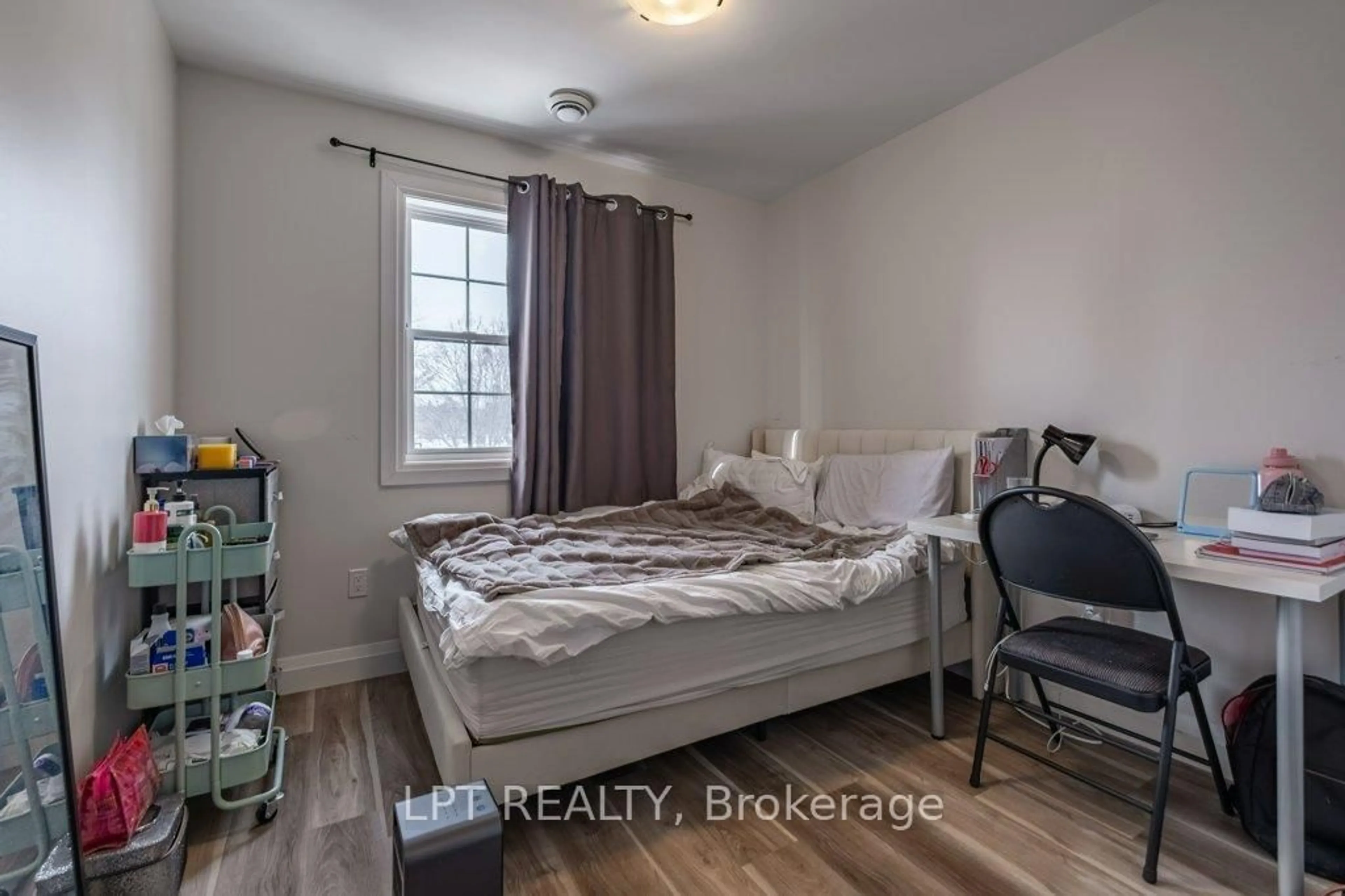 A pic of a room for 253 MacDonnell St, Kingston Ontario K7L 4C4