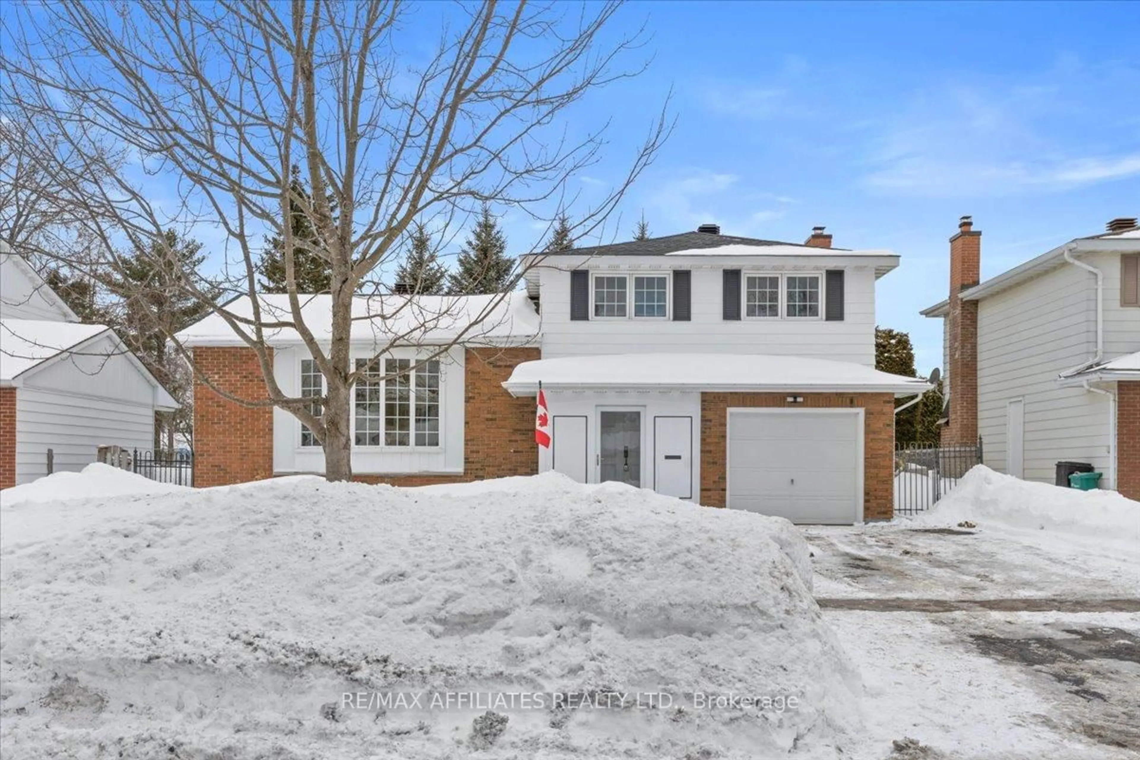 Home with brick exterior material, street for 42 Centrepark Dr, Gloucester Ontario K1B 3C1