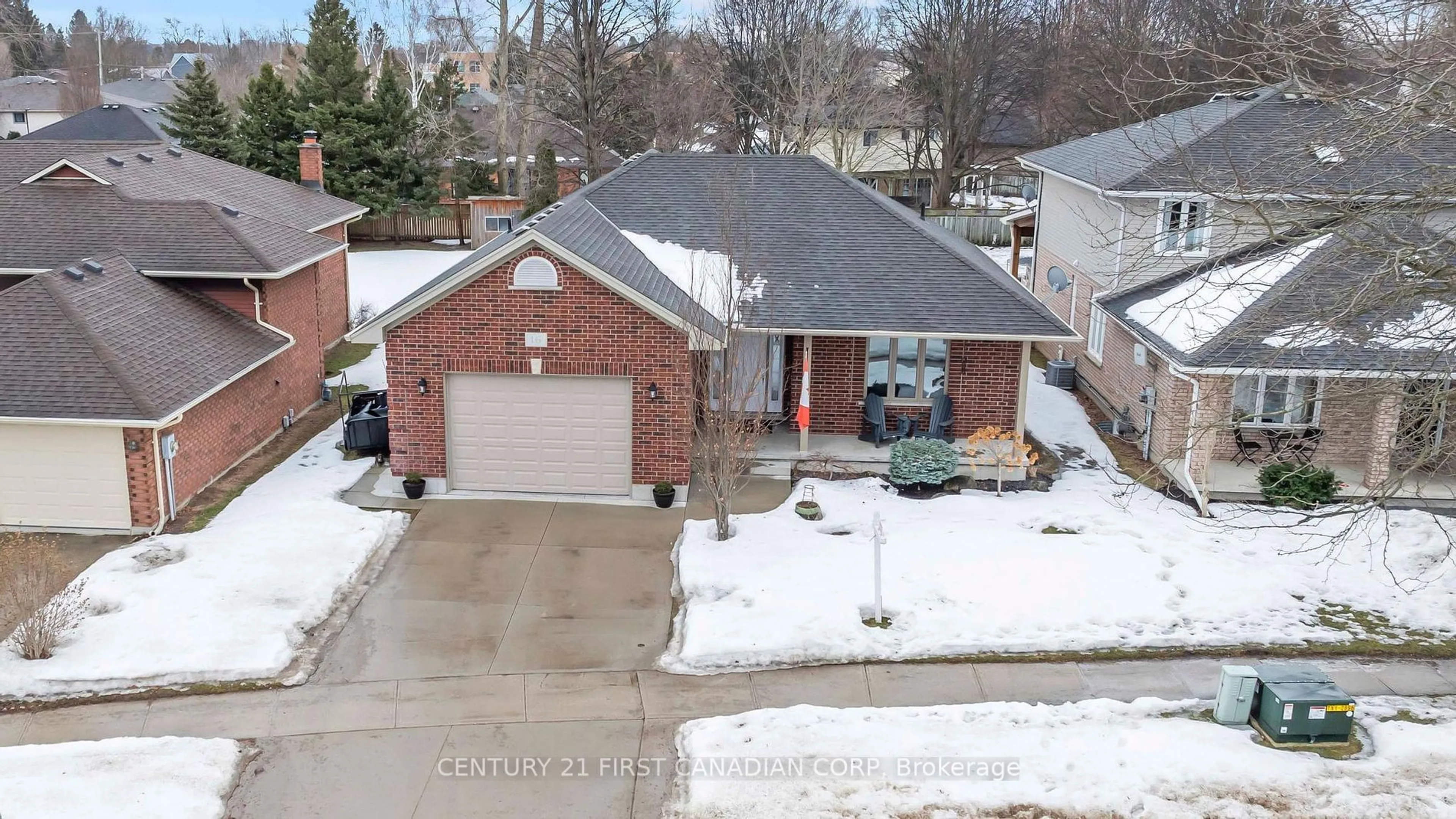 A pic from outside/outdoor area/front of a property/back of a property/a pic from drone, street for 16 Moffatt Lane, Strathroy-Caradoc Ontario N7G 3Z8