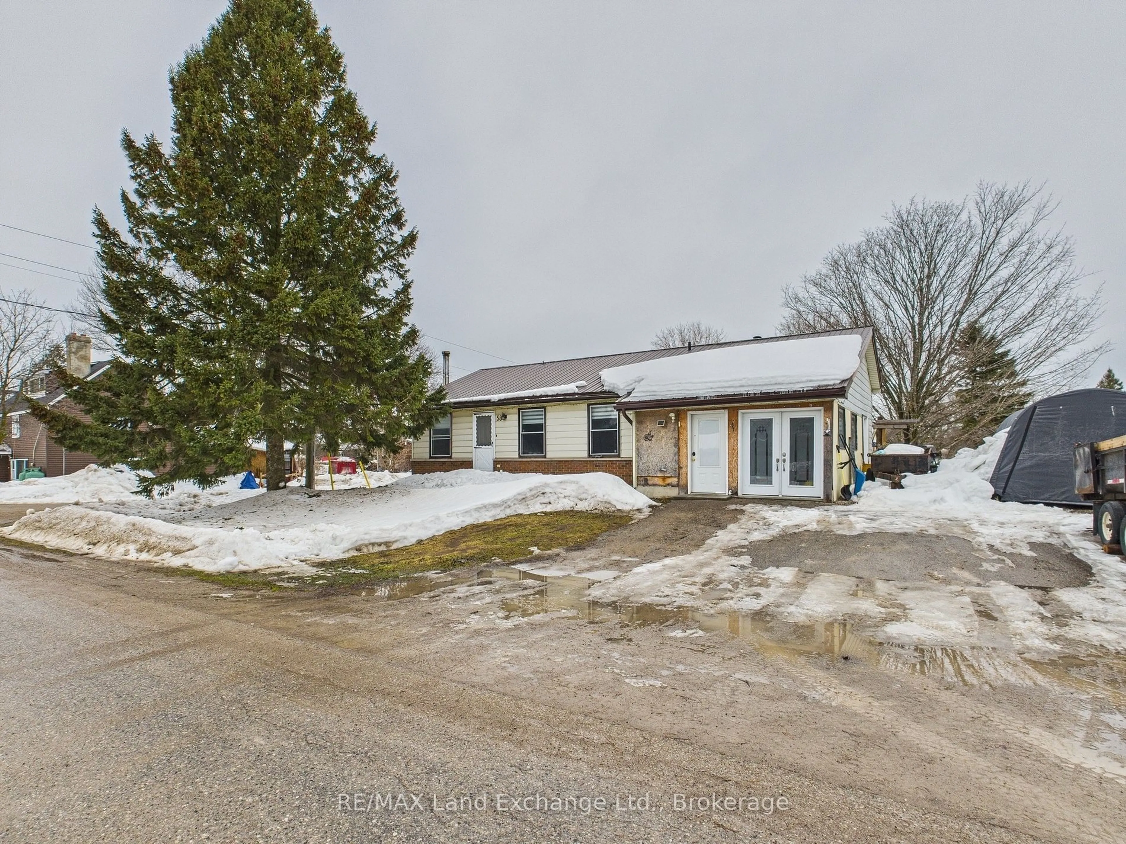 A pic from outside/outdoor area/front of a property/back of a property/a pic from drone, street for 58 Albert St, Ashfield-Colborne-Wawanosh Ontario N0M 1R0