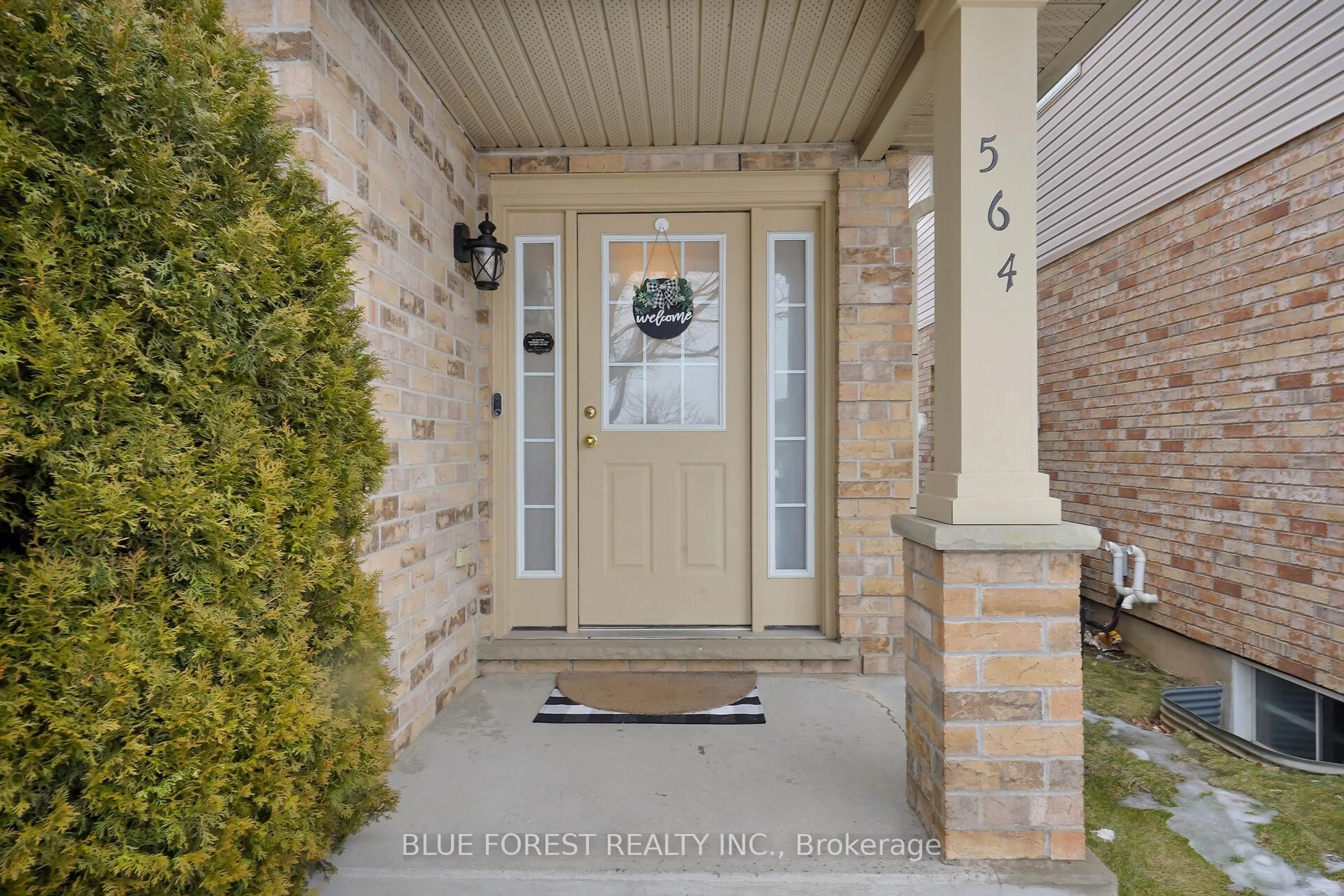 Indoor entryway for 564 North Leaksdale Circ, London Ontario N6M 1K2