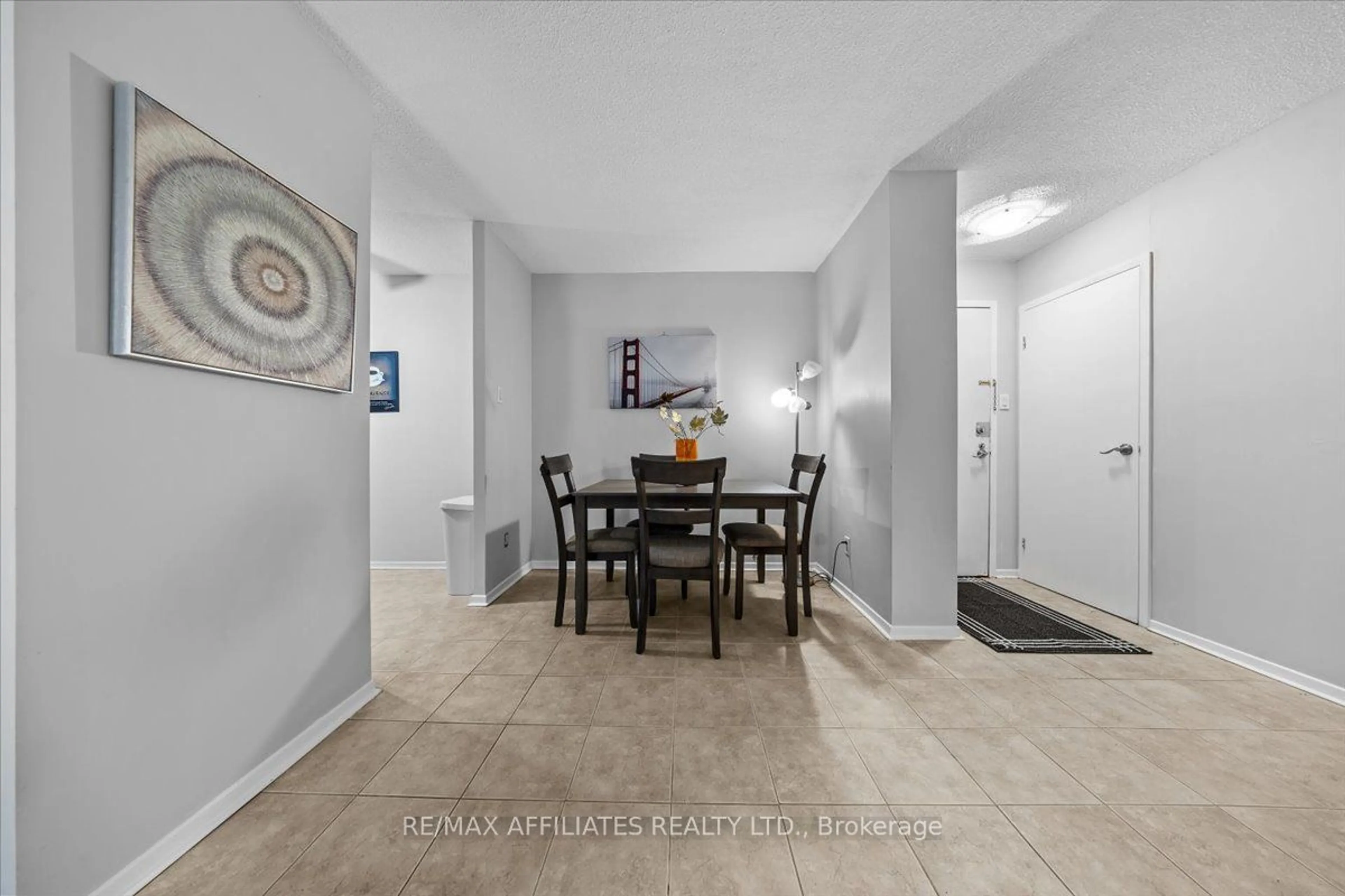 Dining room, ceramic/tile floor for 900 Dynes Rd #2007, Mooneys Bay - Carleton Heights and Area Ontario K2C 3L6