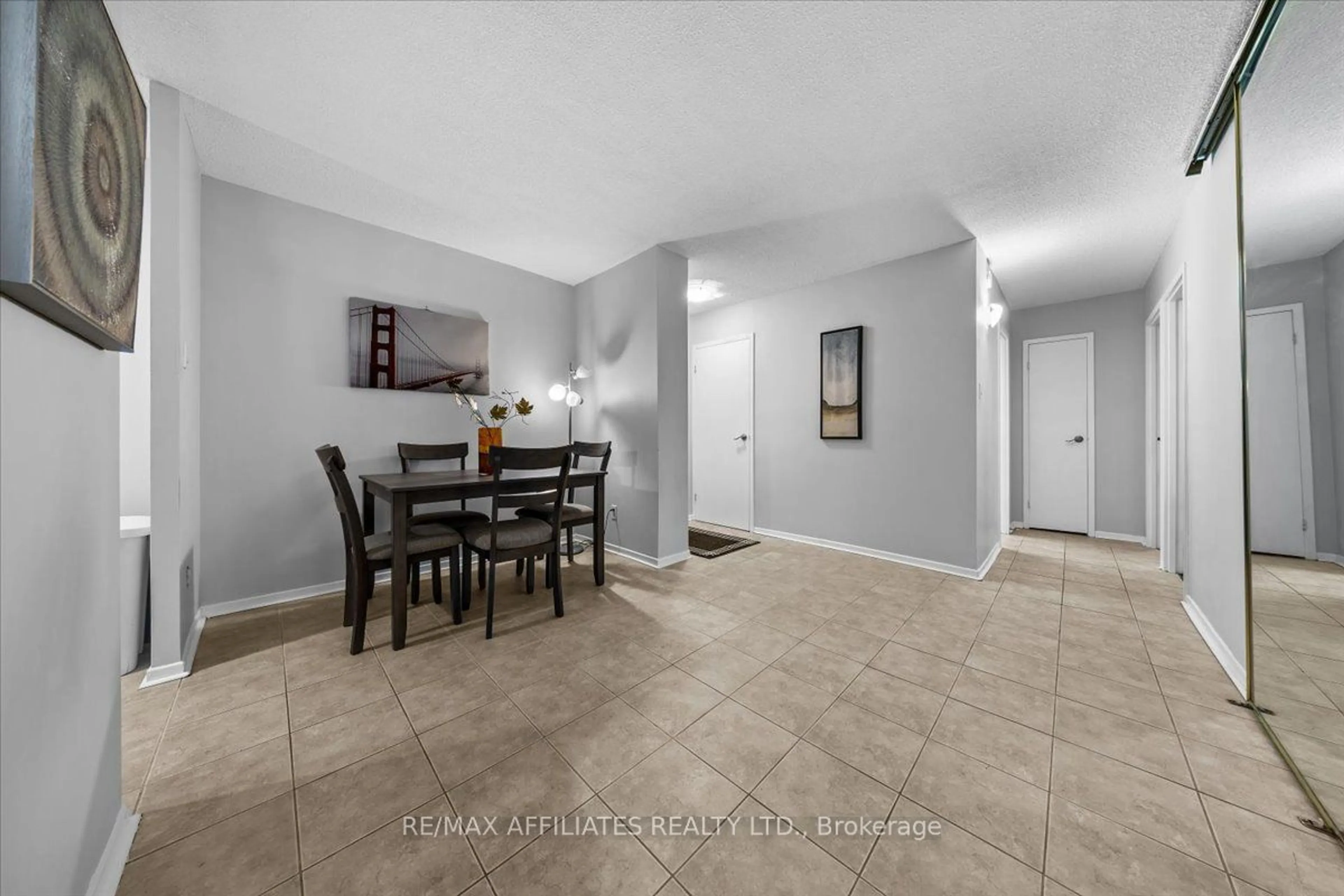 Dining room, ceramic/tile floor for 900 Dynes Rd #2007, Mooneys Bay - Carleton Heights and Area Ontario K2C 3L6