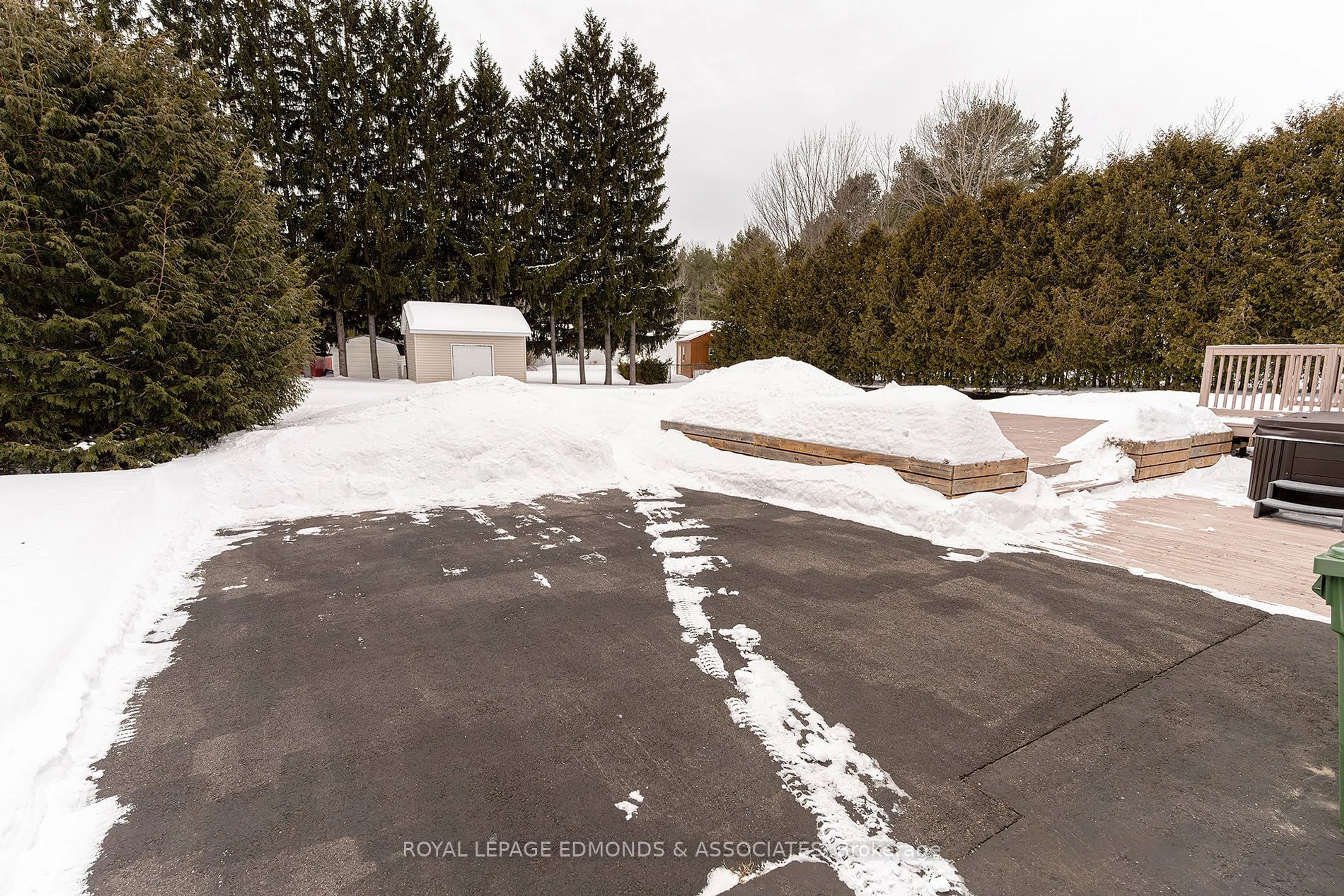 A pic from outside/outdoor area/front of a property/back of a property/a pic from drone, street for 23 Hoffman St, Petawawa Ontario K8H 2J6