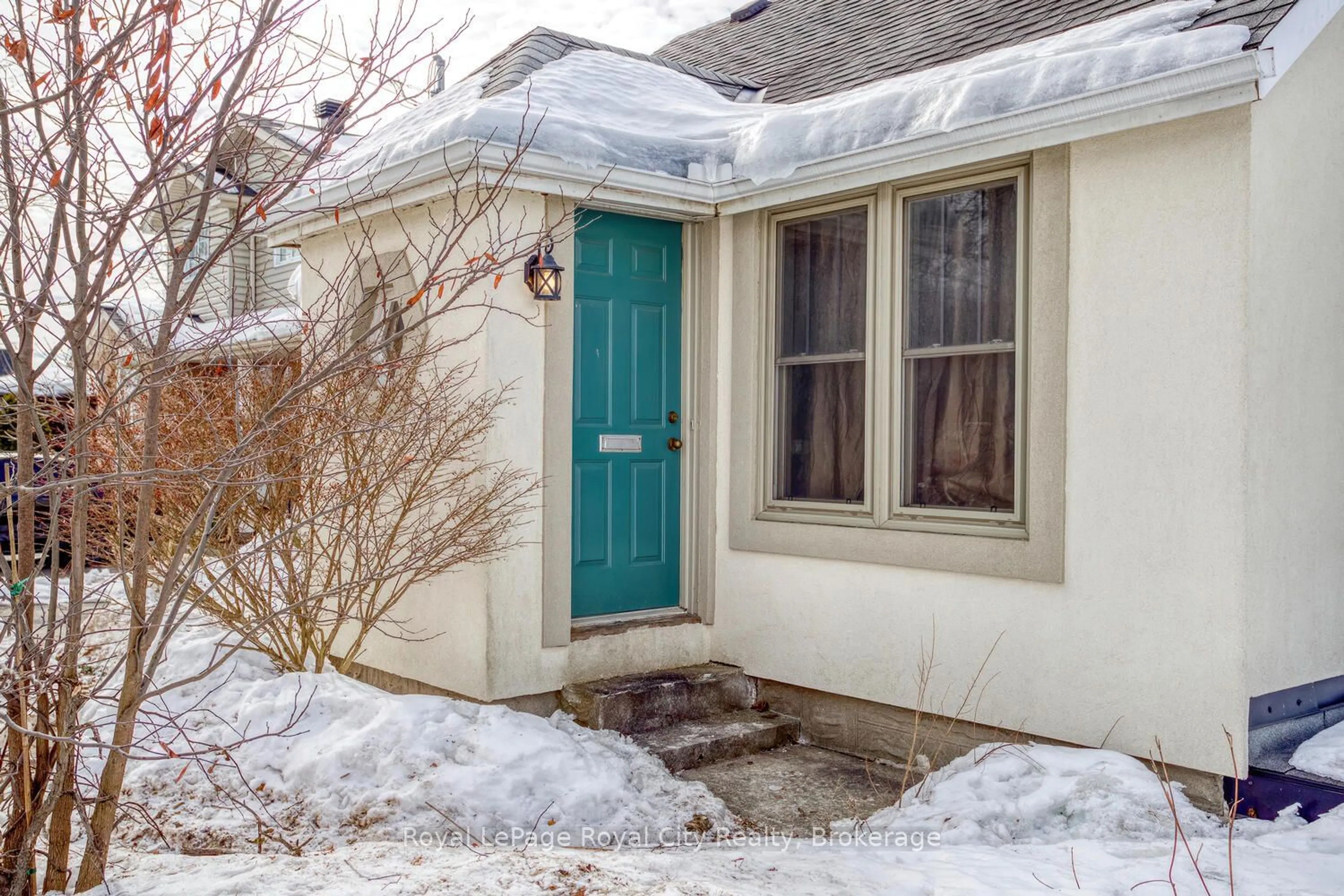 Indoor entryway for 28 William St, Guelph Ontario N1E 5C9