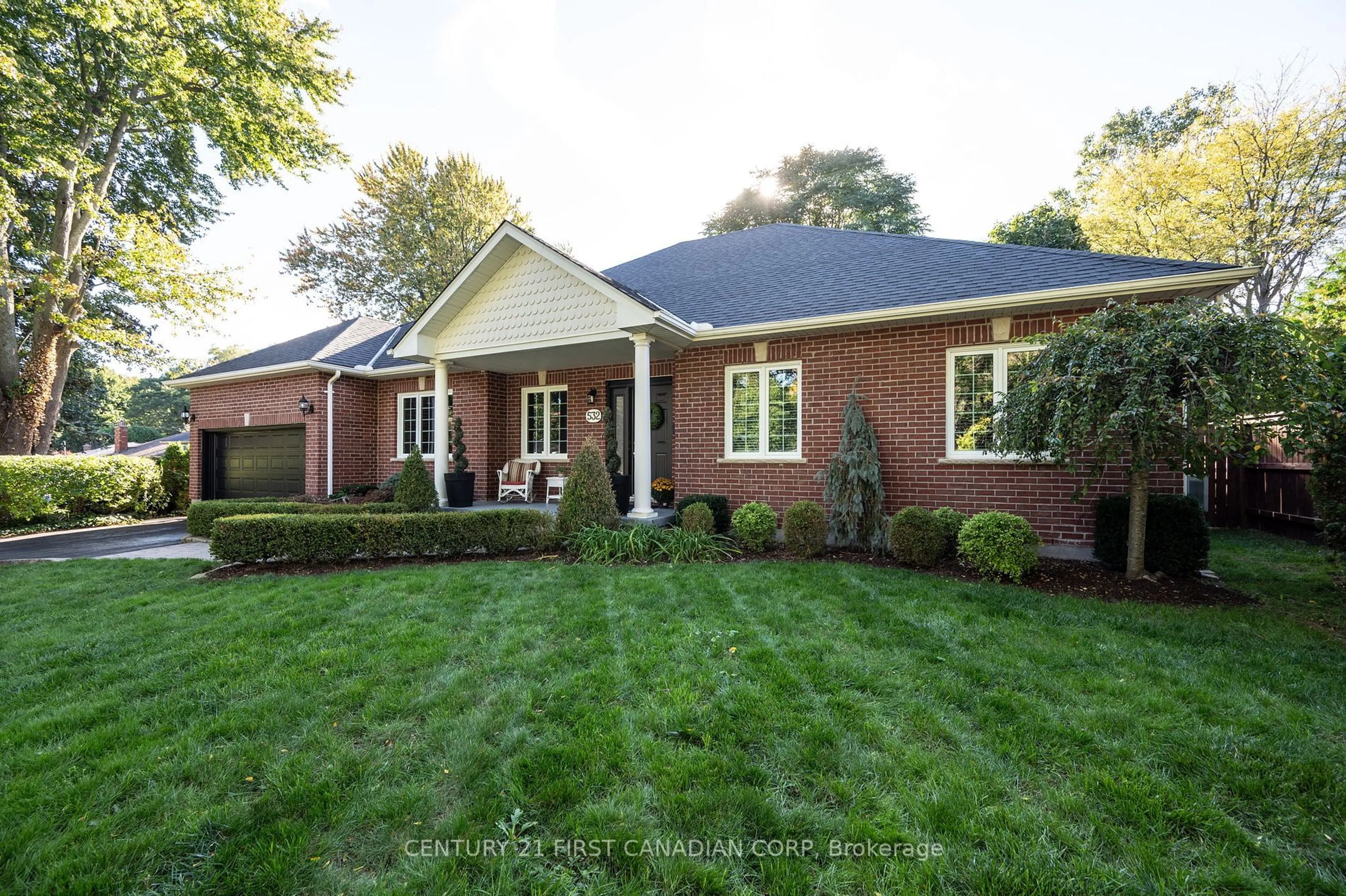 Home with brick exterior material, street for 532 Oak Park Dr, London North Ontario N6H 3N7
