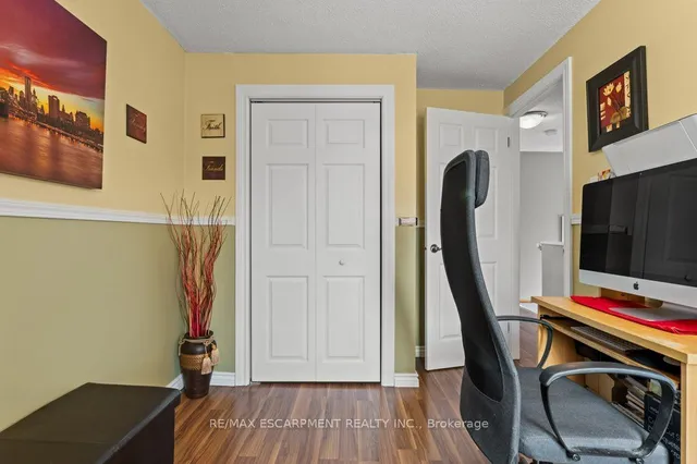 Additional property image - 1300 Upper Ottawa St Unit 49
