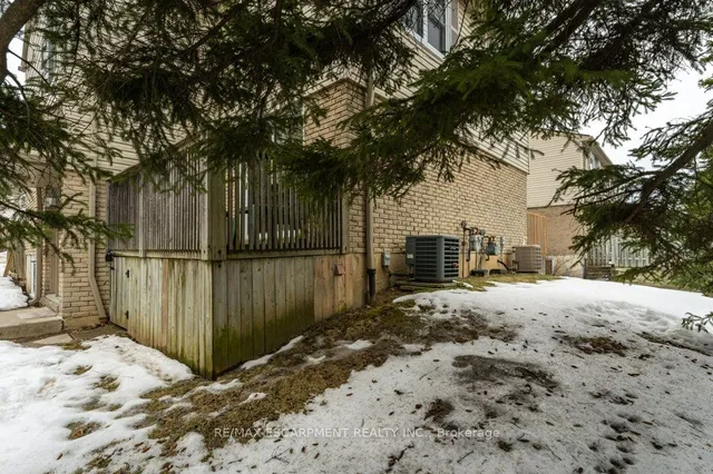 Additional property image - 1300 Upper Ottawa St Unit 49