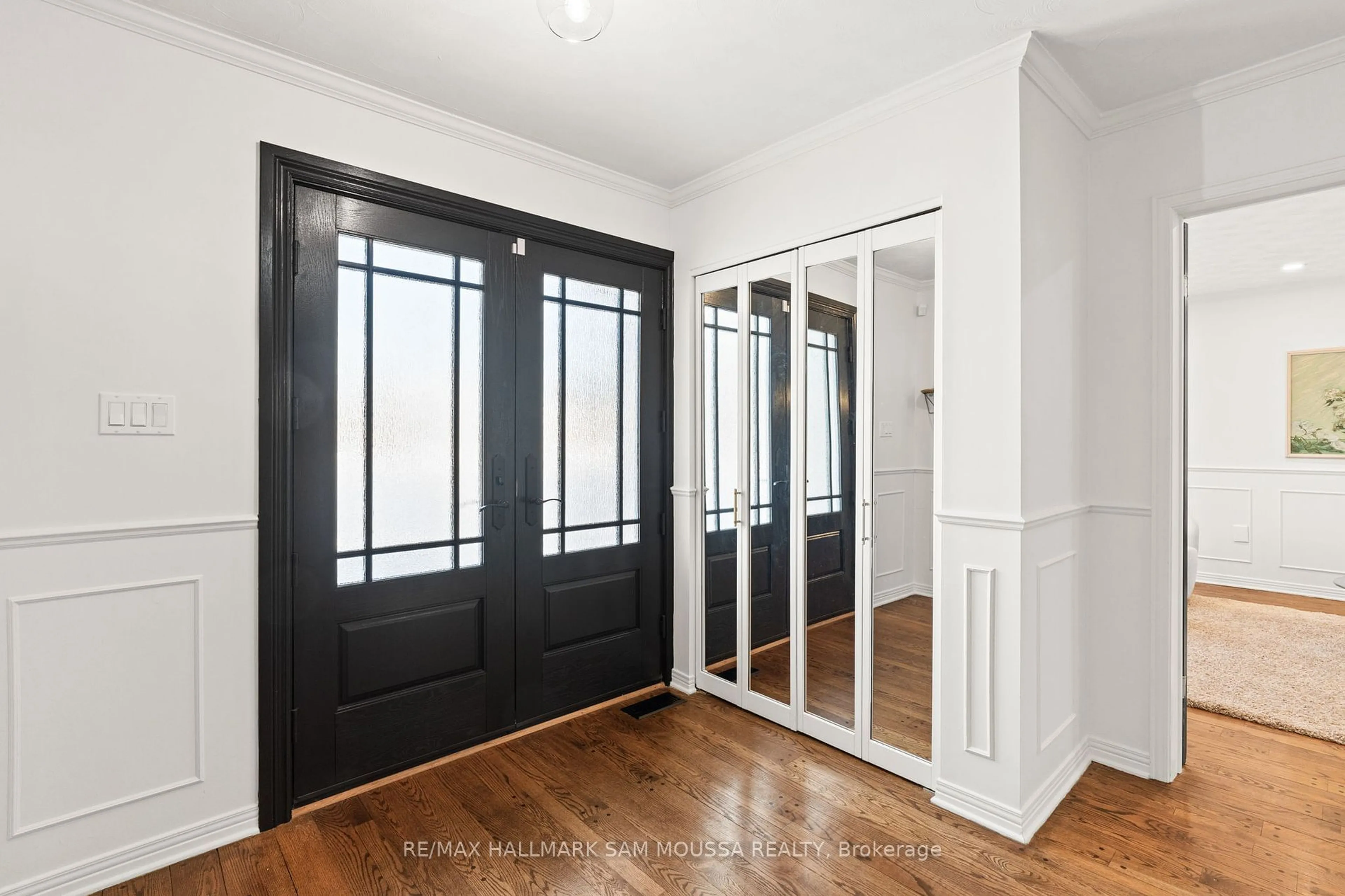 Indoor entryway for 5496 Whitewood Ave, Manotick - Kars - Rideau Twp and Area Ontario K4M 1C7