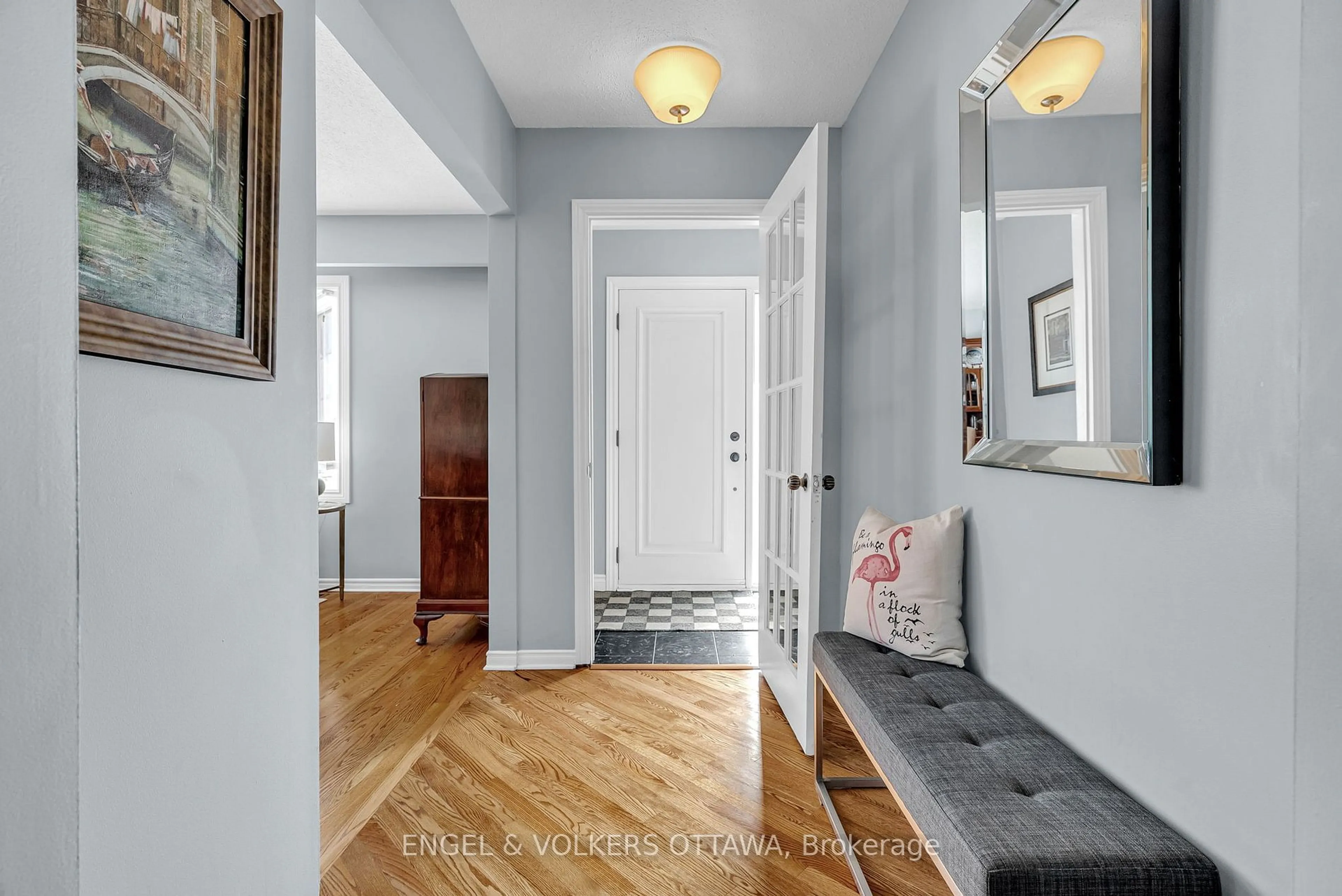 Indoor entryway for 6271 Steamer Lane, Orleans - Convent Glen and Area Ontario K1C 1C8